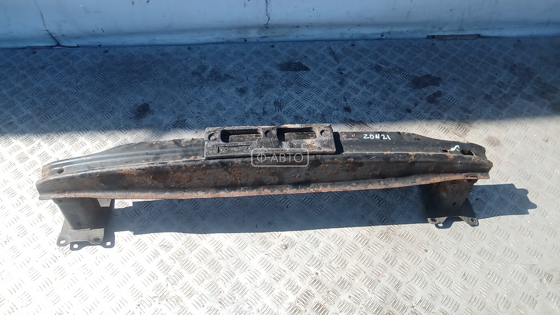 Усилитель бампера передний (кронштейн)