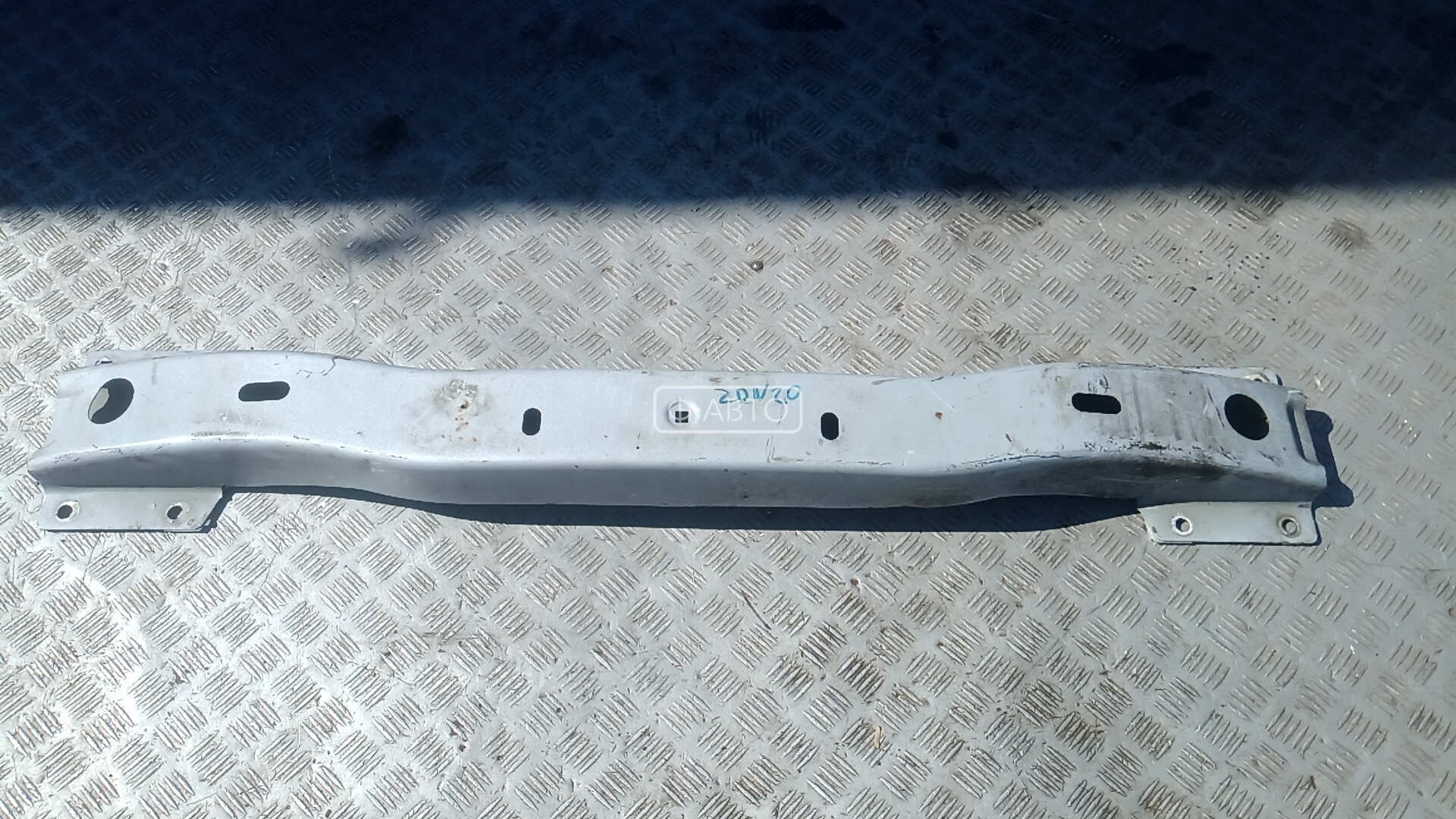 Усилитель бампера передний (кронштейн)