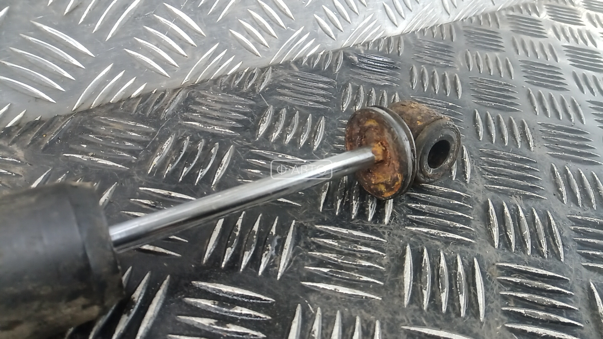 Амортизатор задний