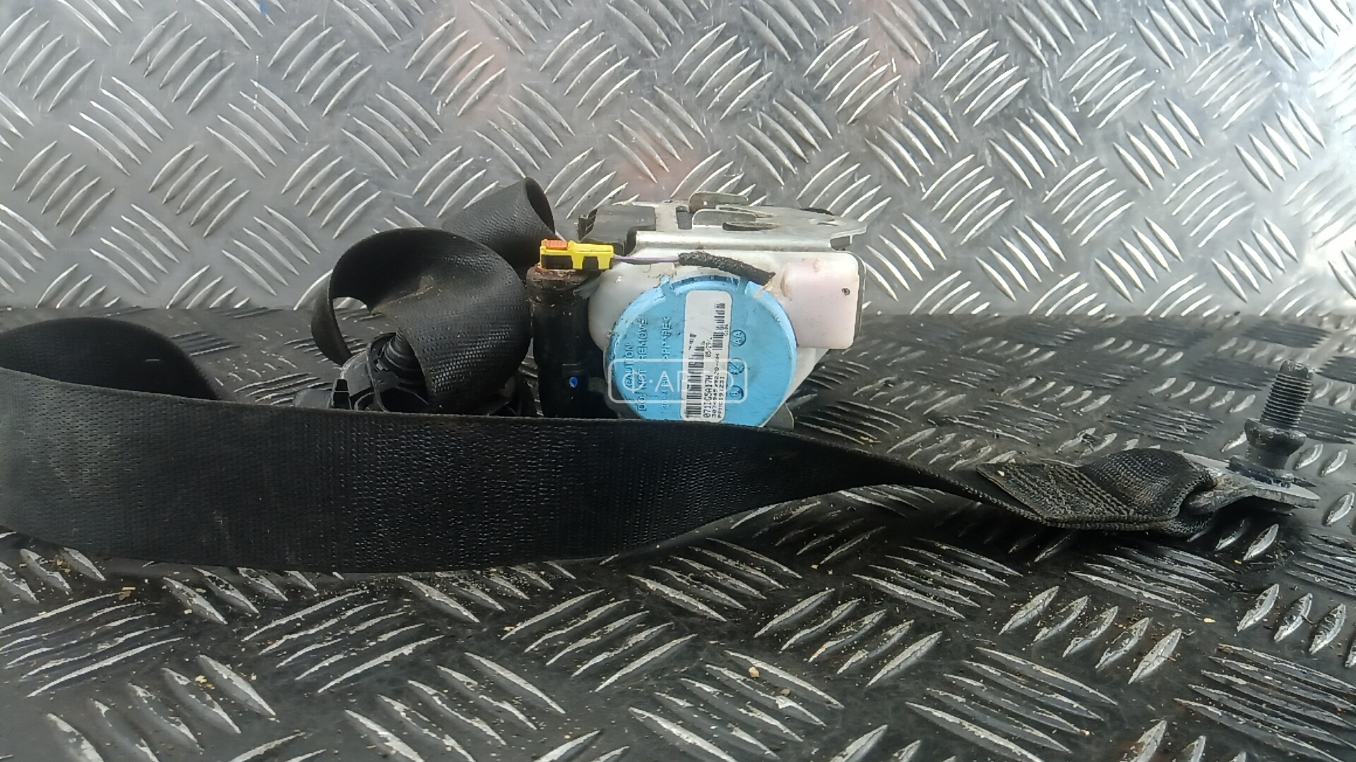 Ремень безопасности с пиропатроном сиденья переднего