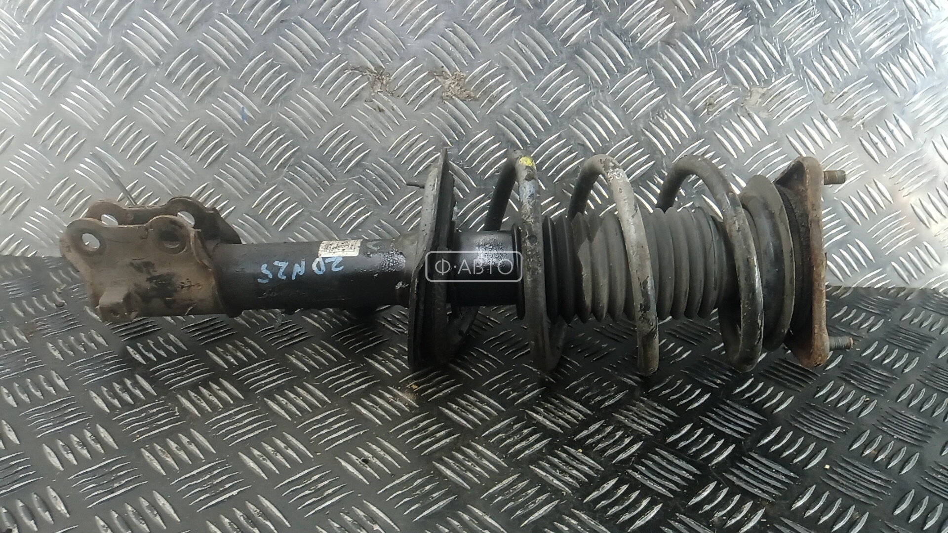 Стойка передняя правая