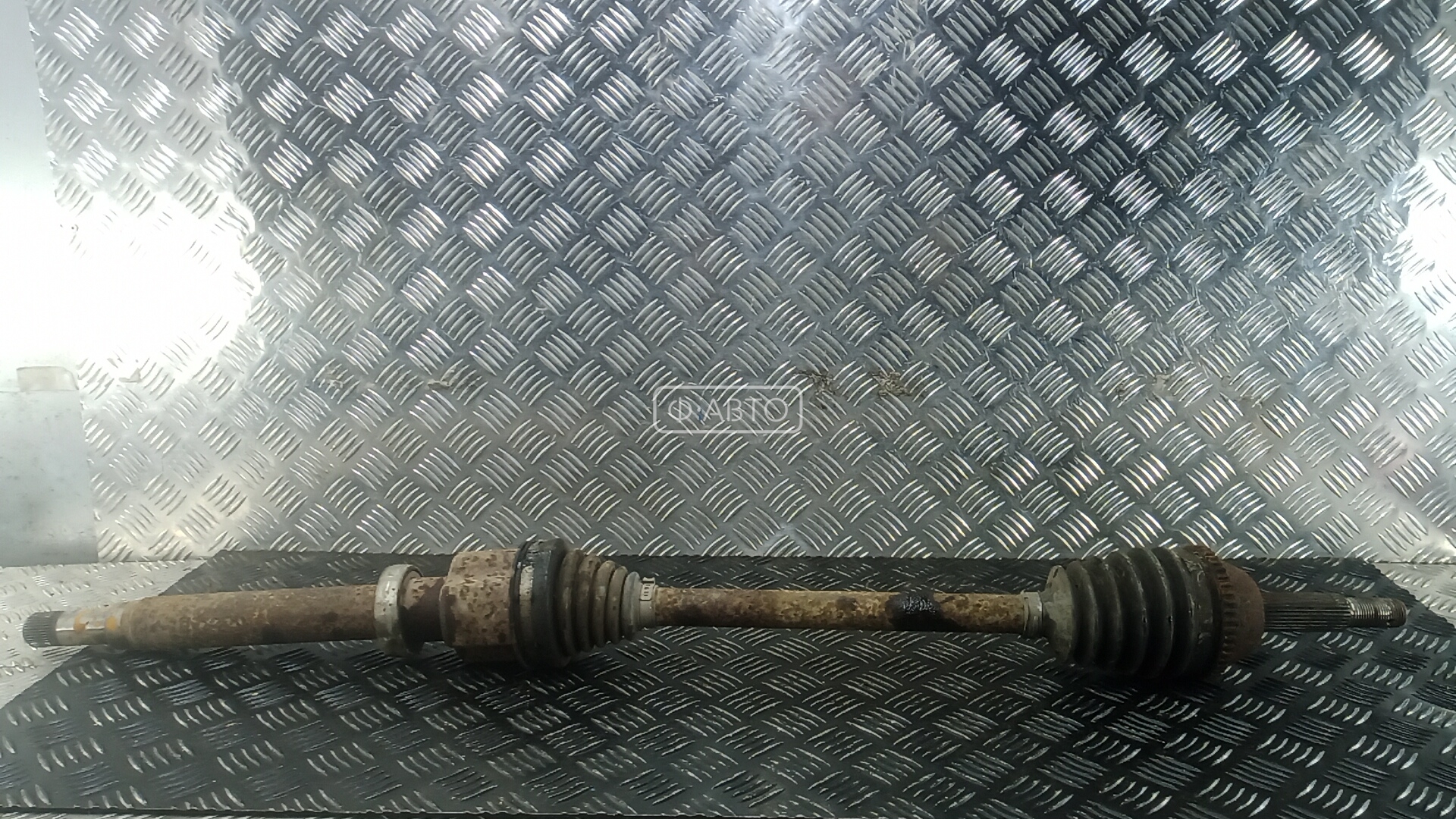 Привод передний правый