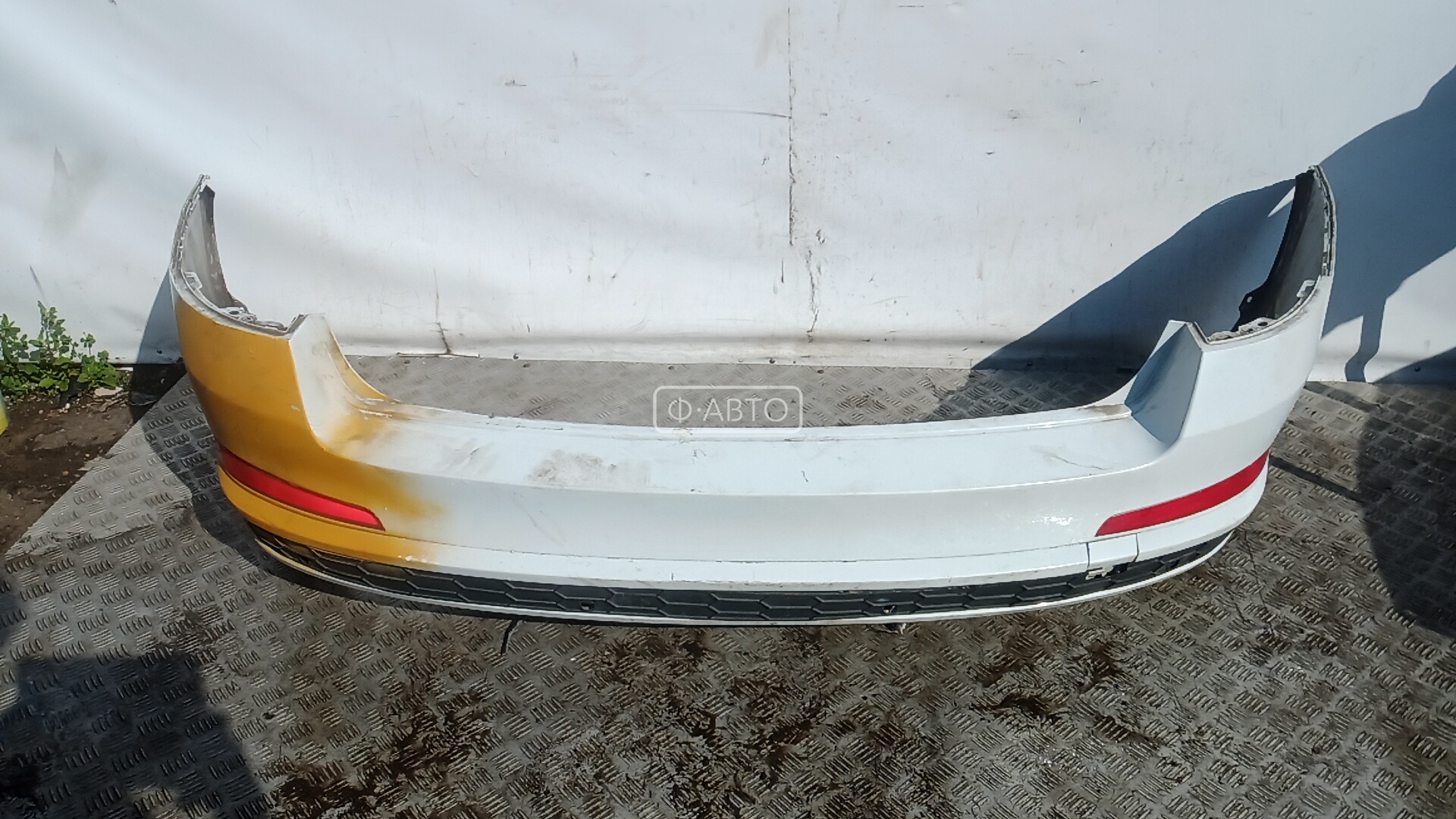 Бампер задний