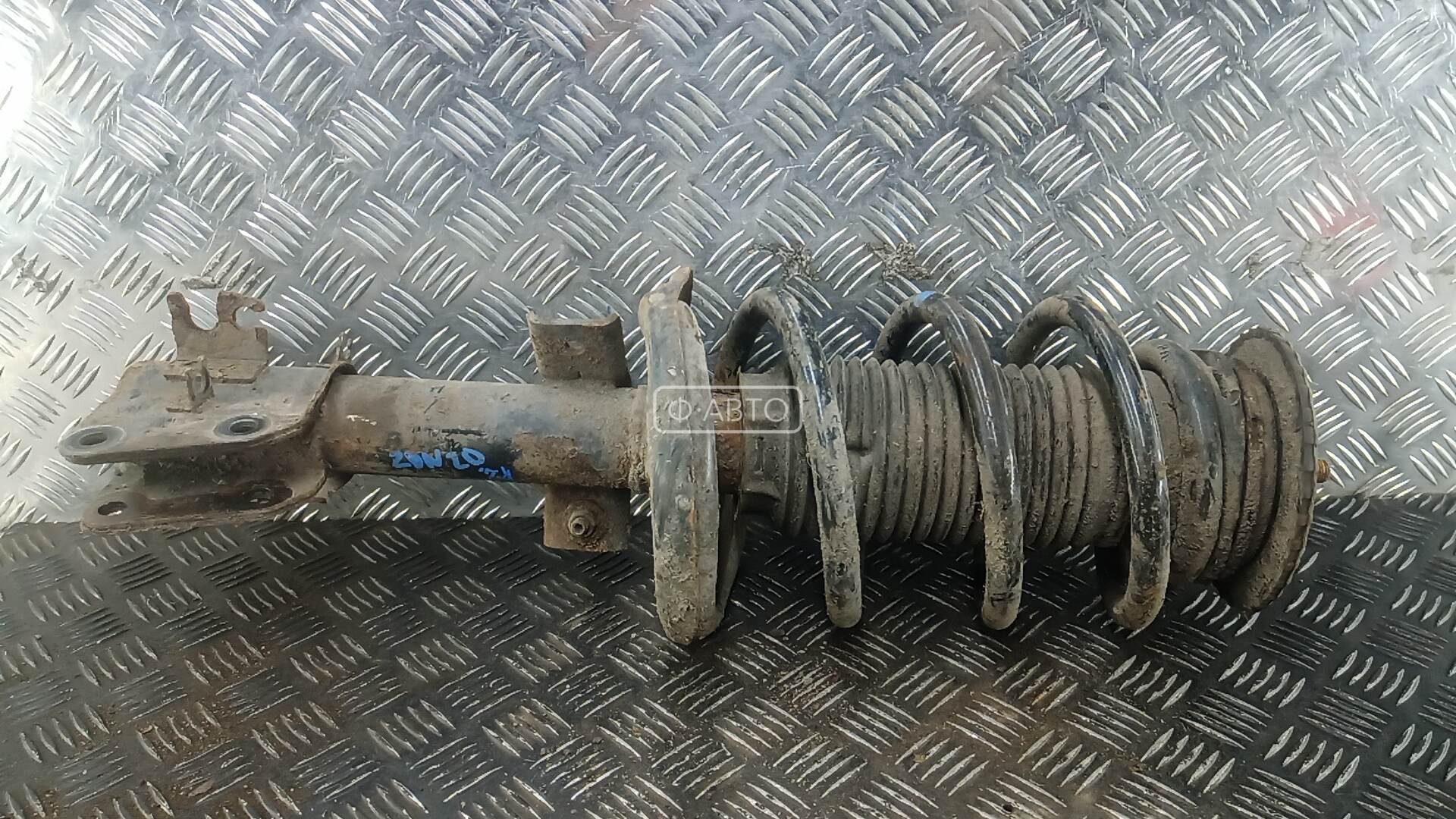 Стойка передняя левая