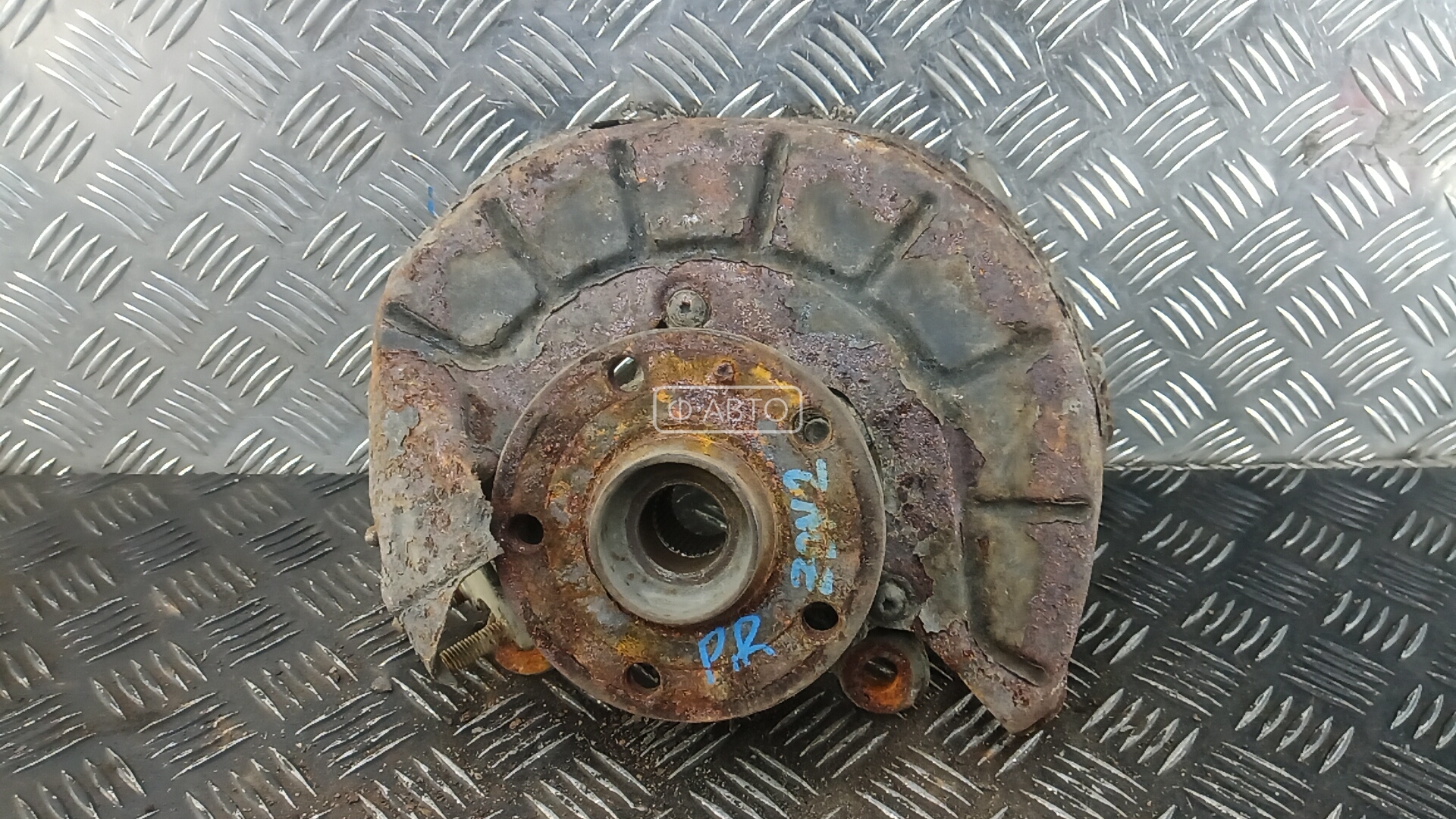 Ступица передняя правая