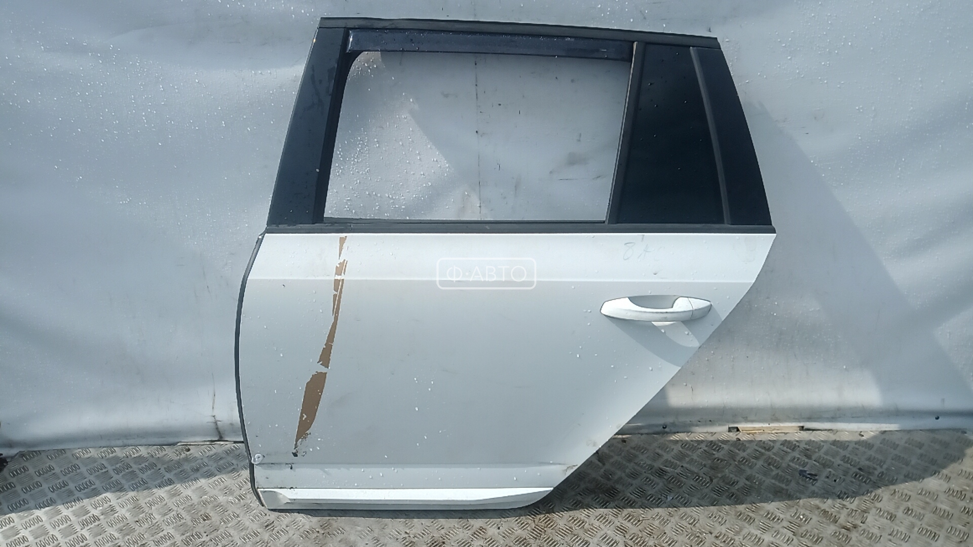 Дверь задняя левая