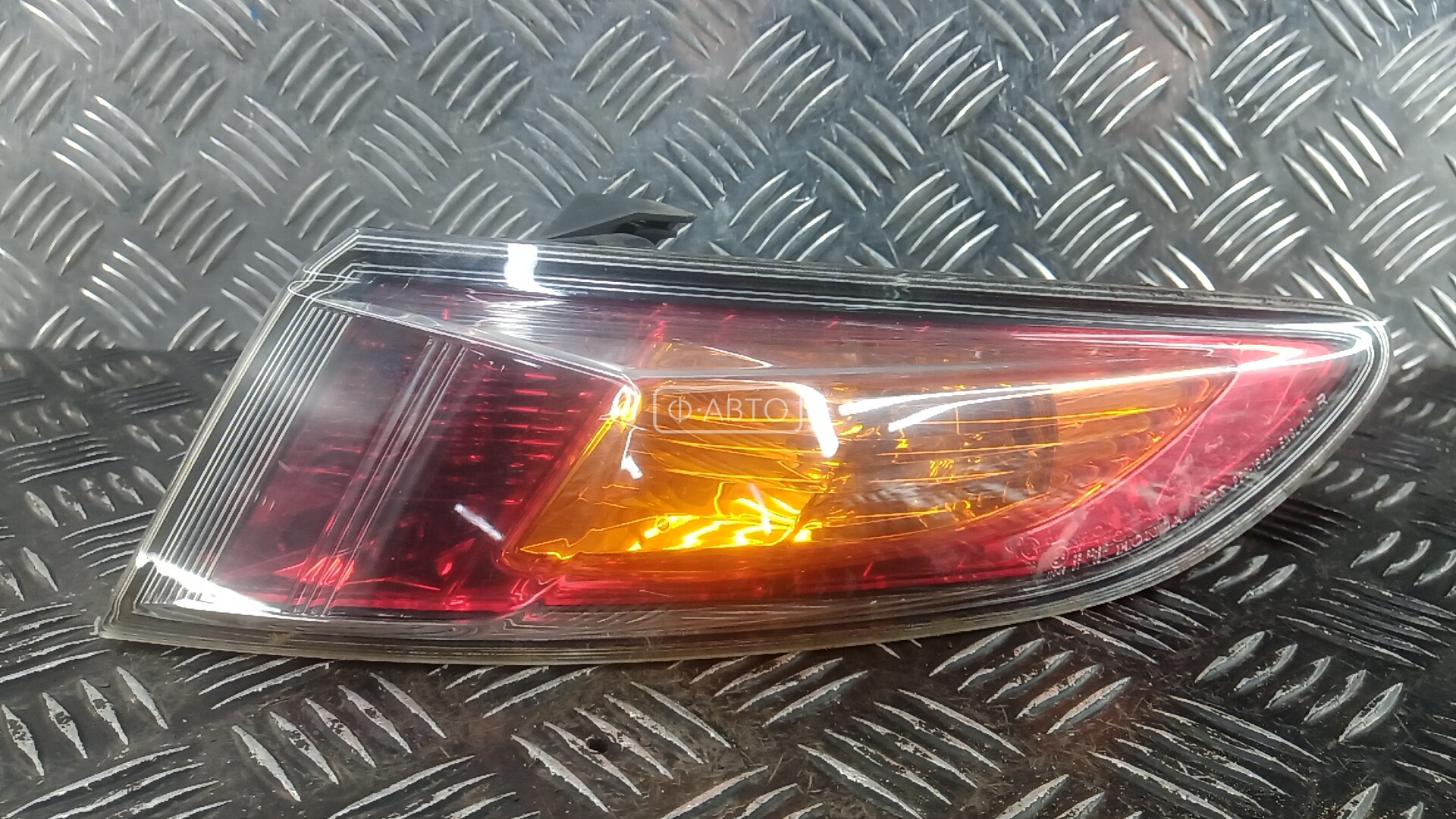 Фонарь задний правый