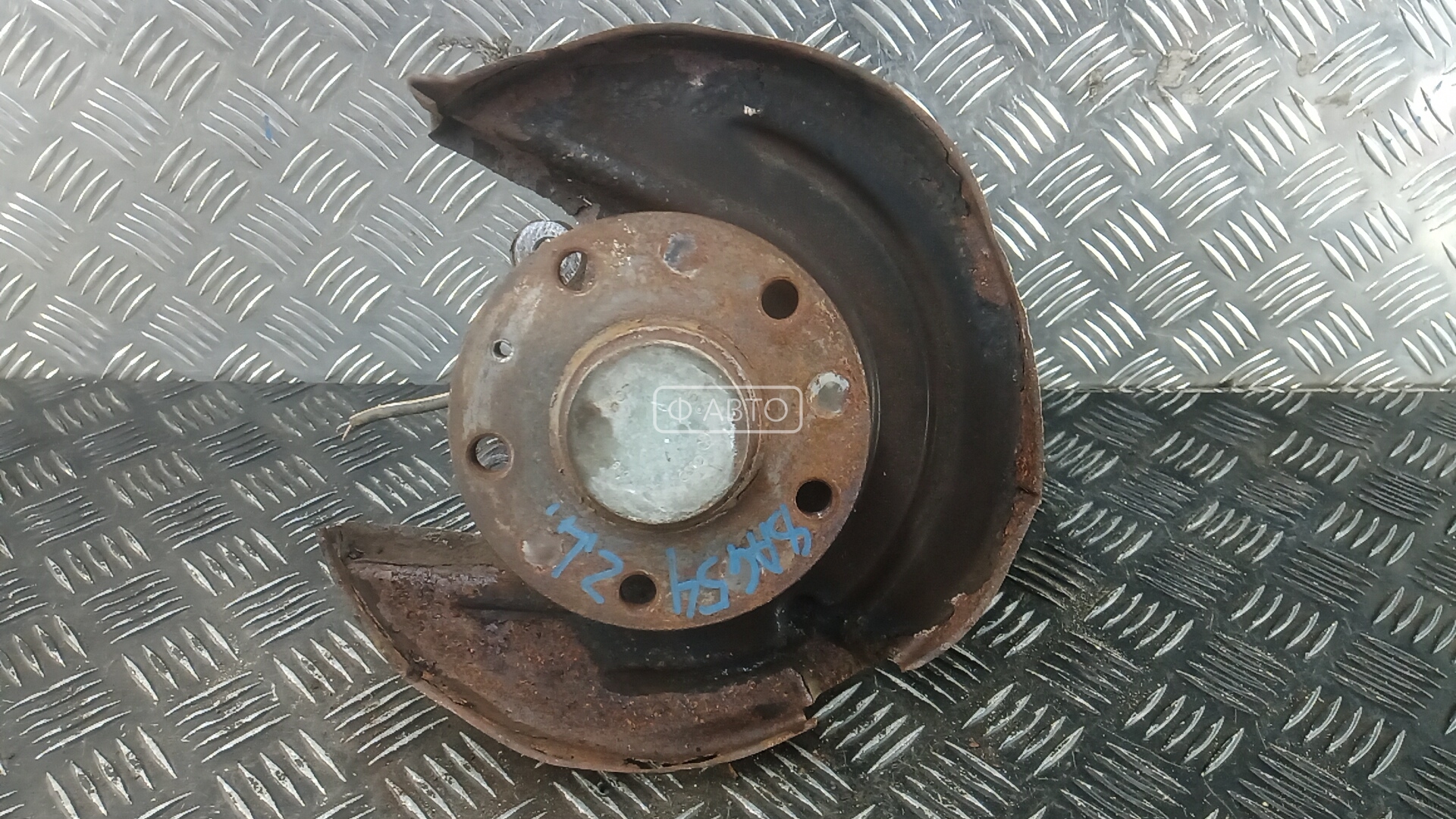 Ступица задняя левая