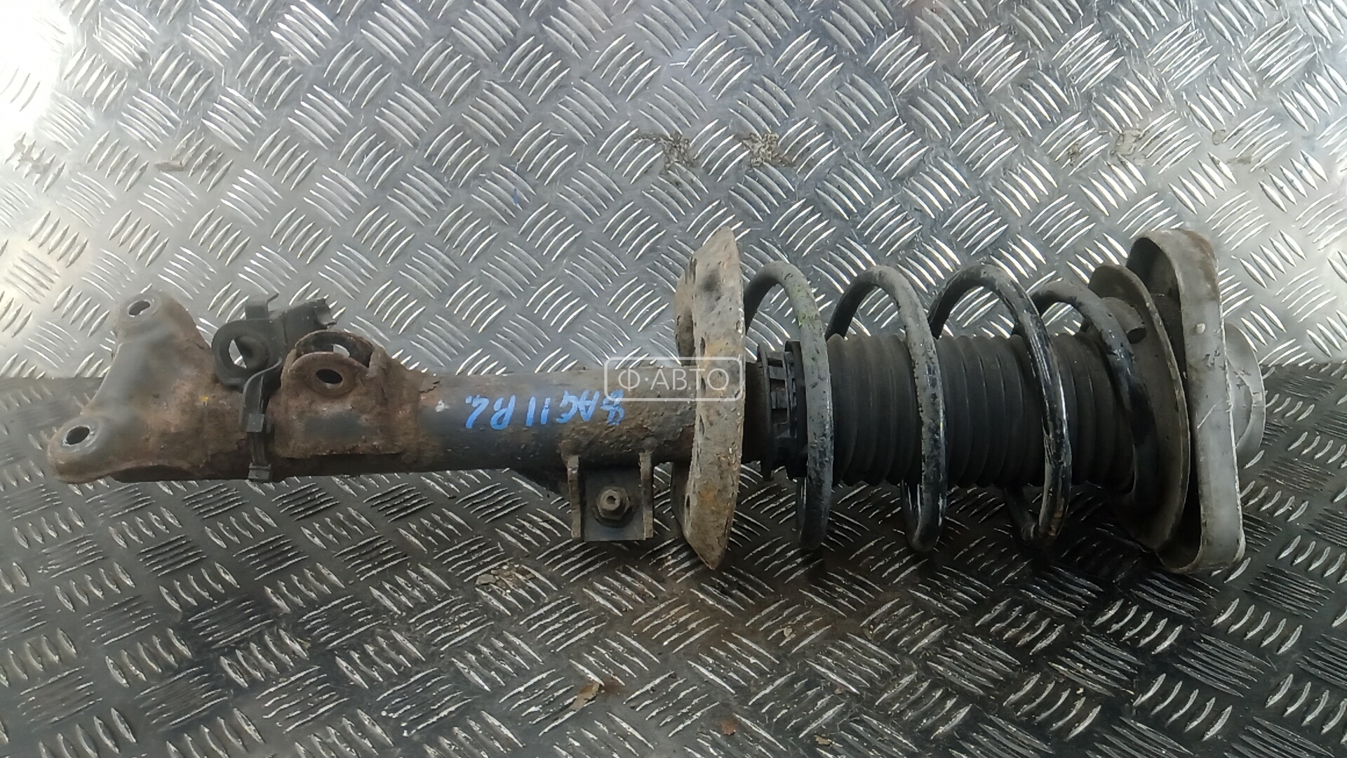 Стойка передняя левая