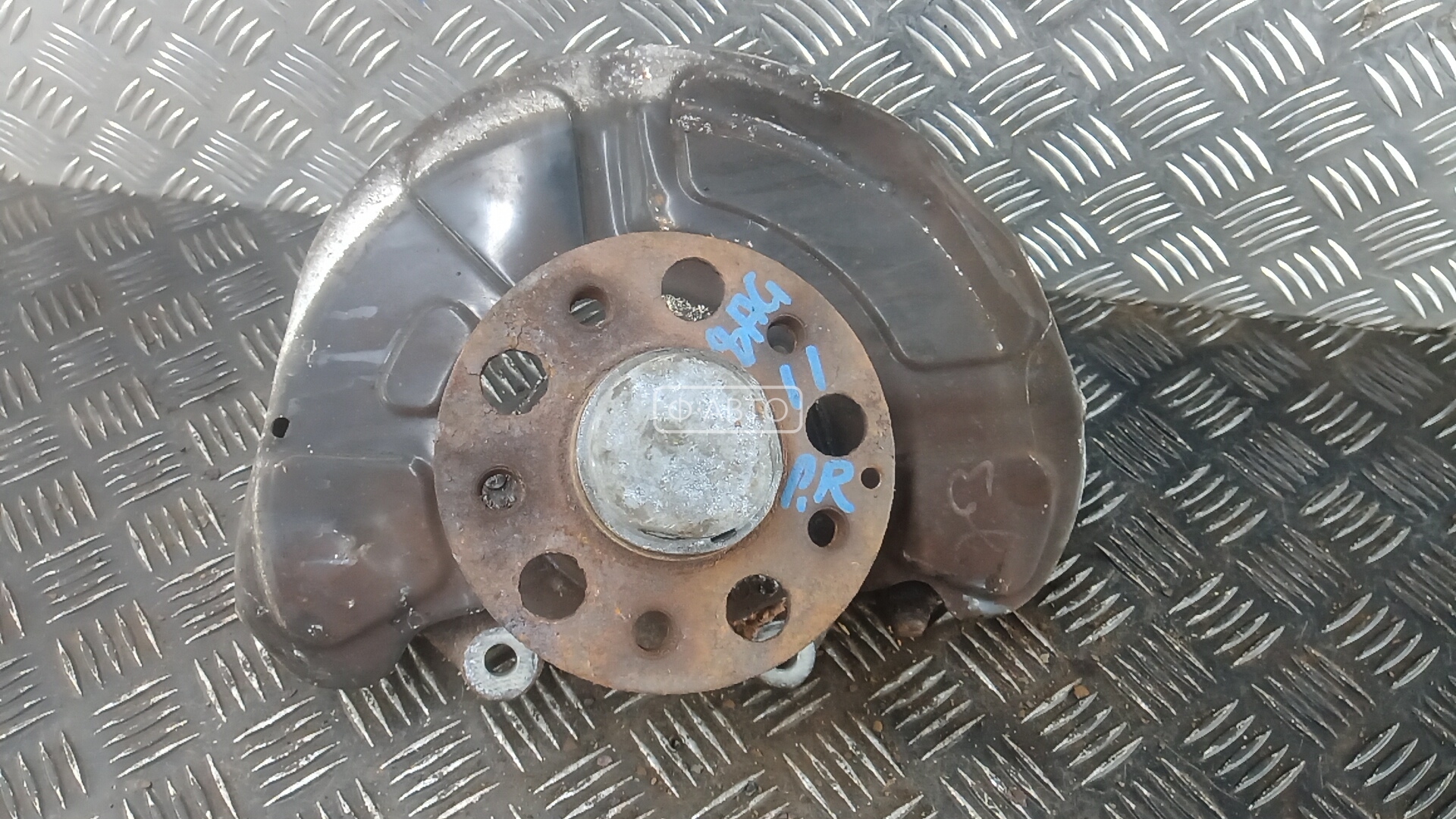 Ступица передняя правая