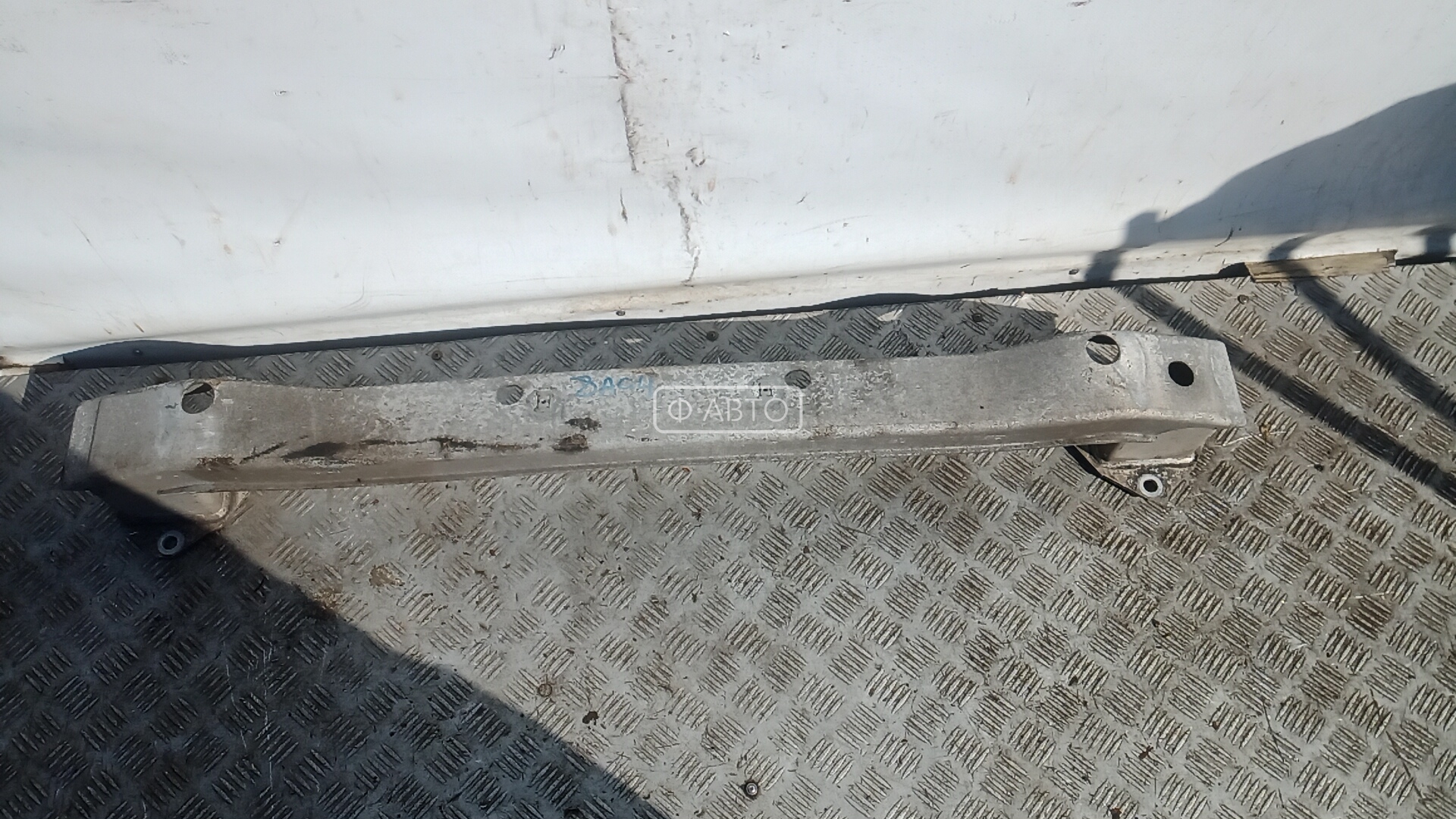 Усилитель бампера задний