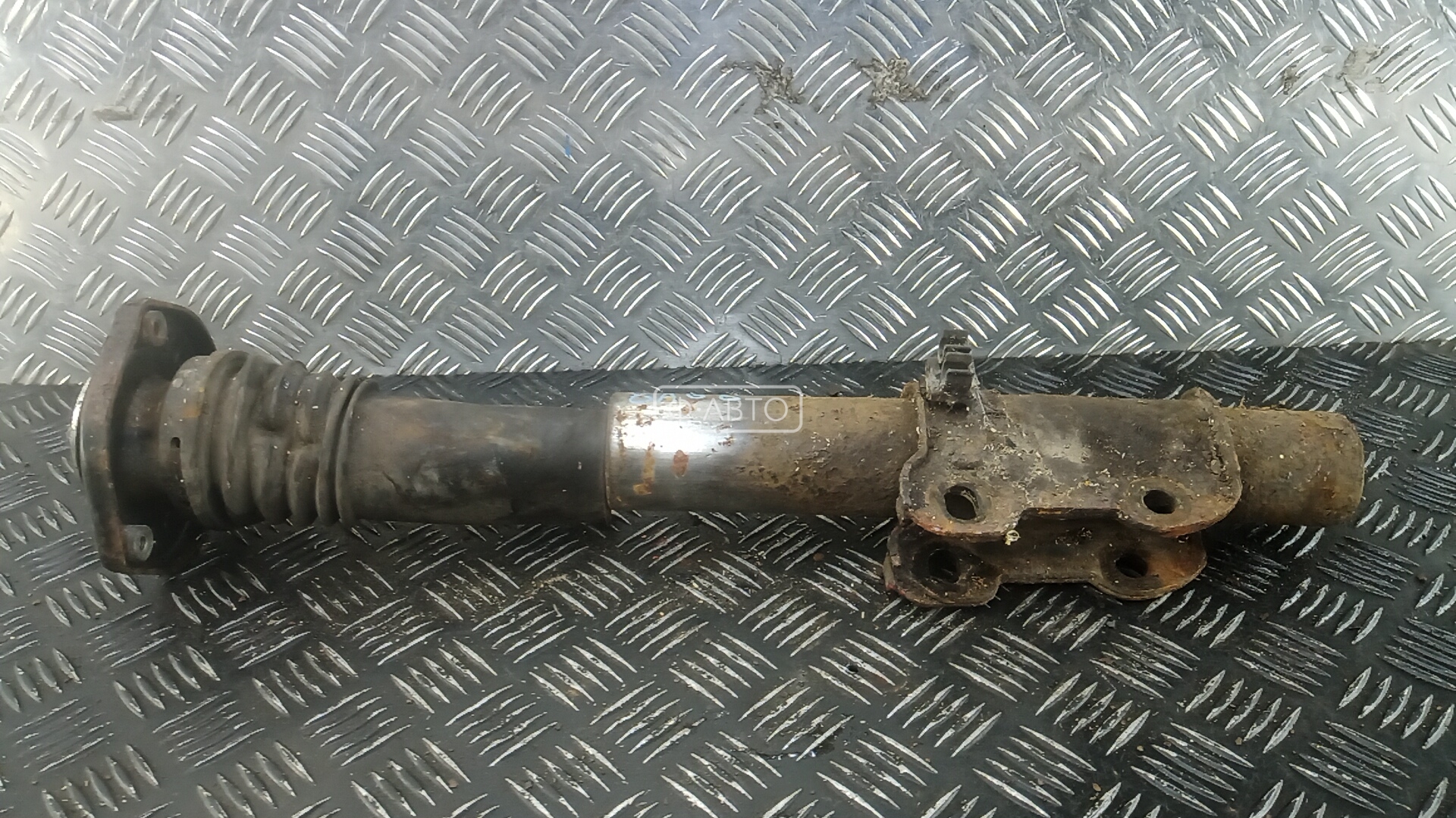 Амортизатор передний правый