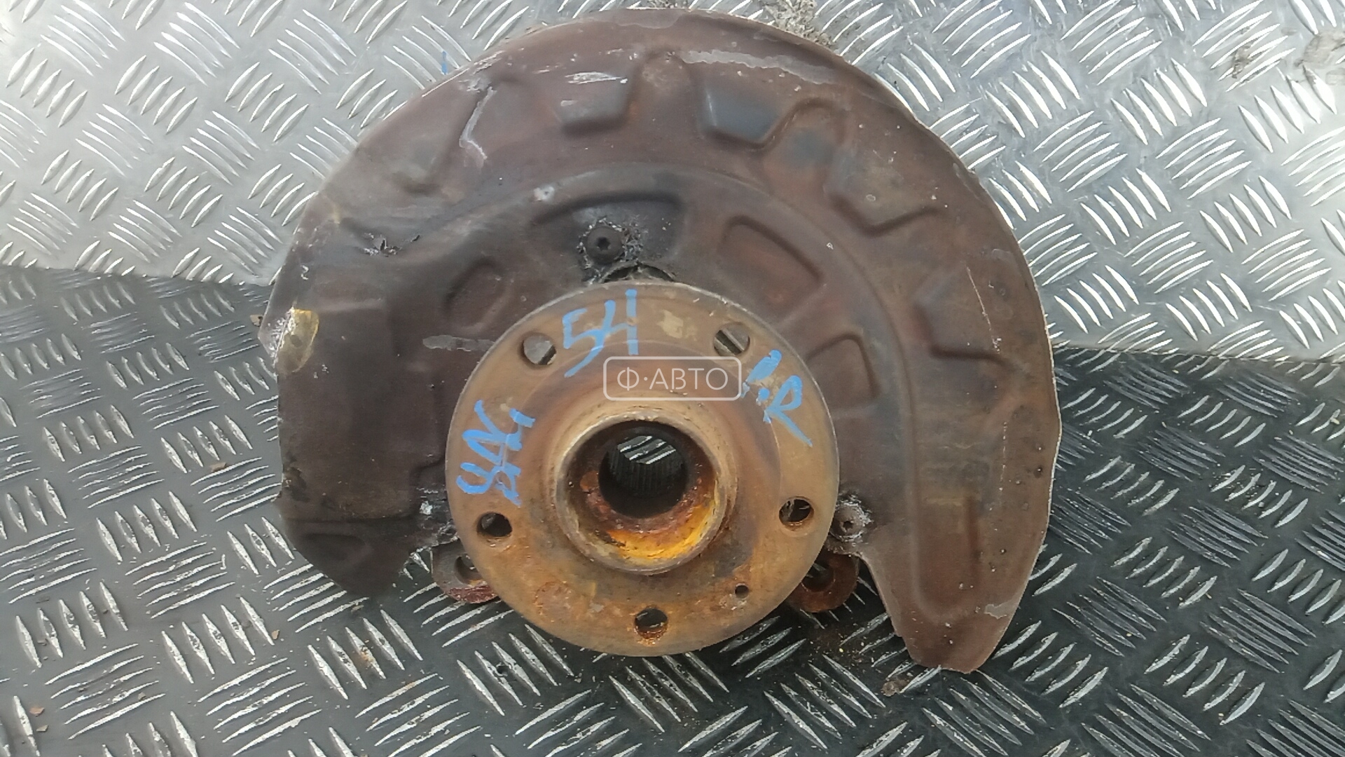 Ступица передняя правая