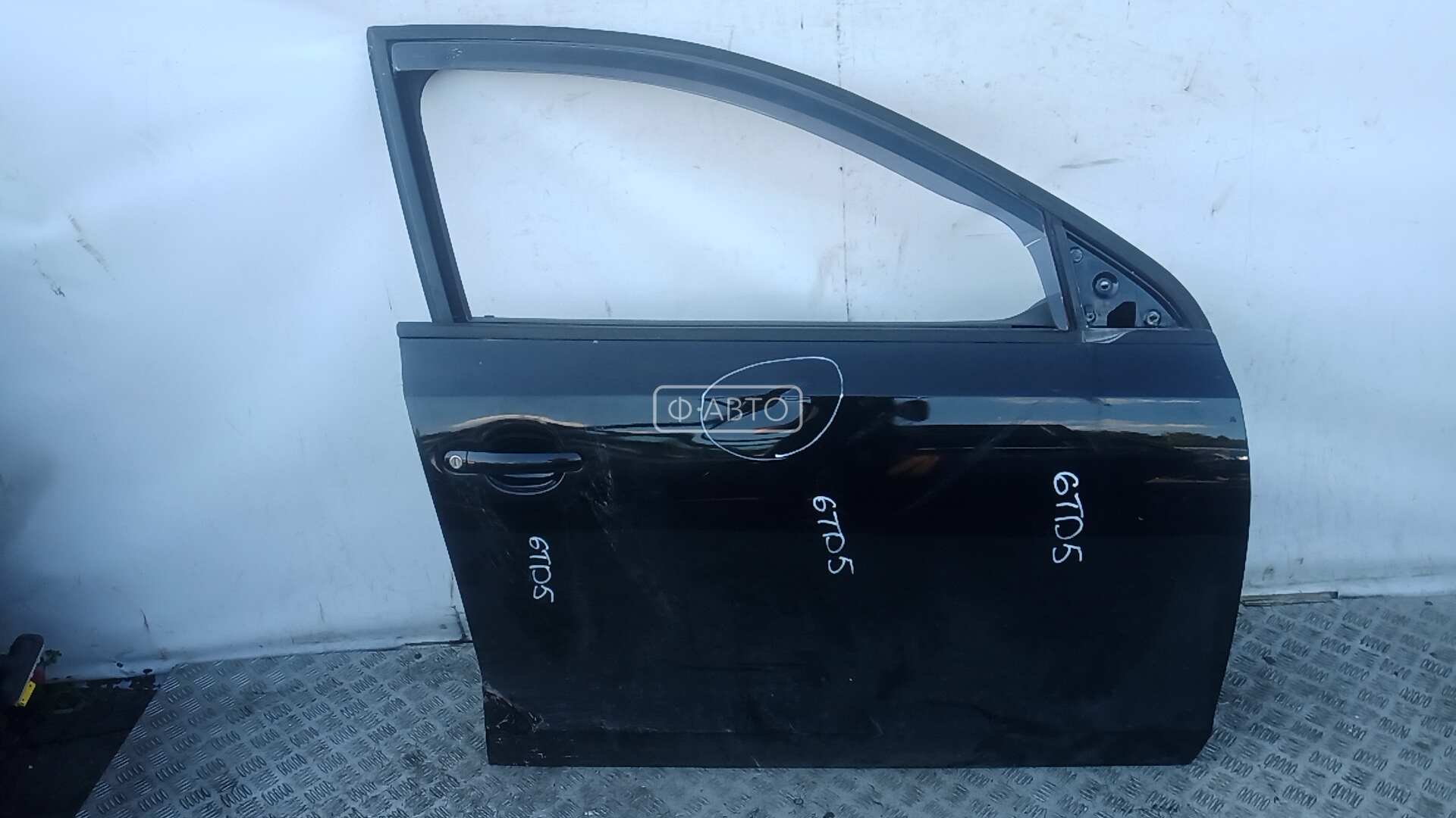 Дверь передняя правая