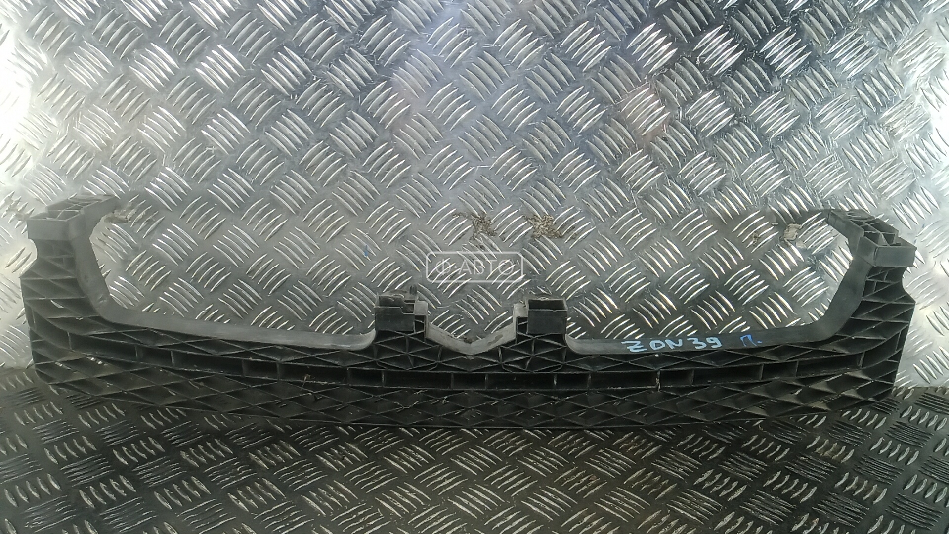 Крепление бампера переднее