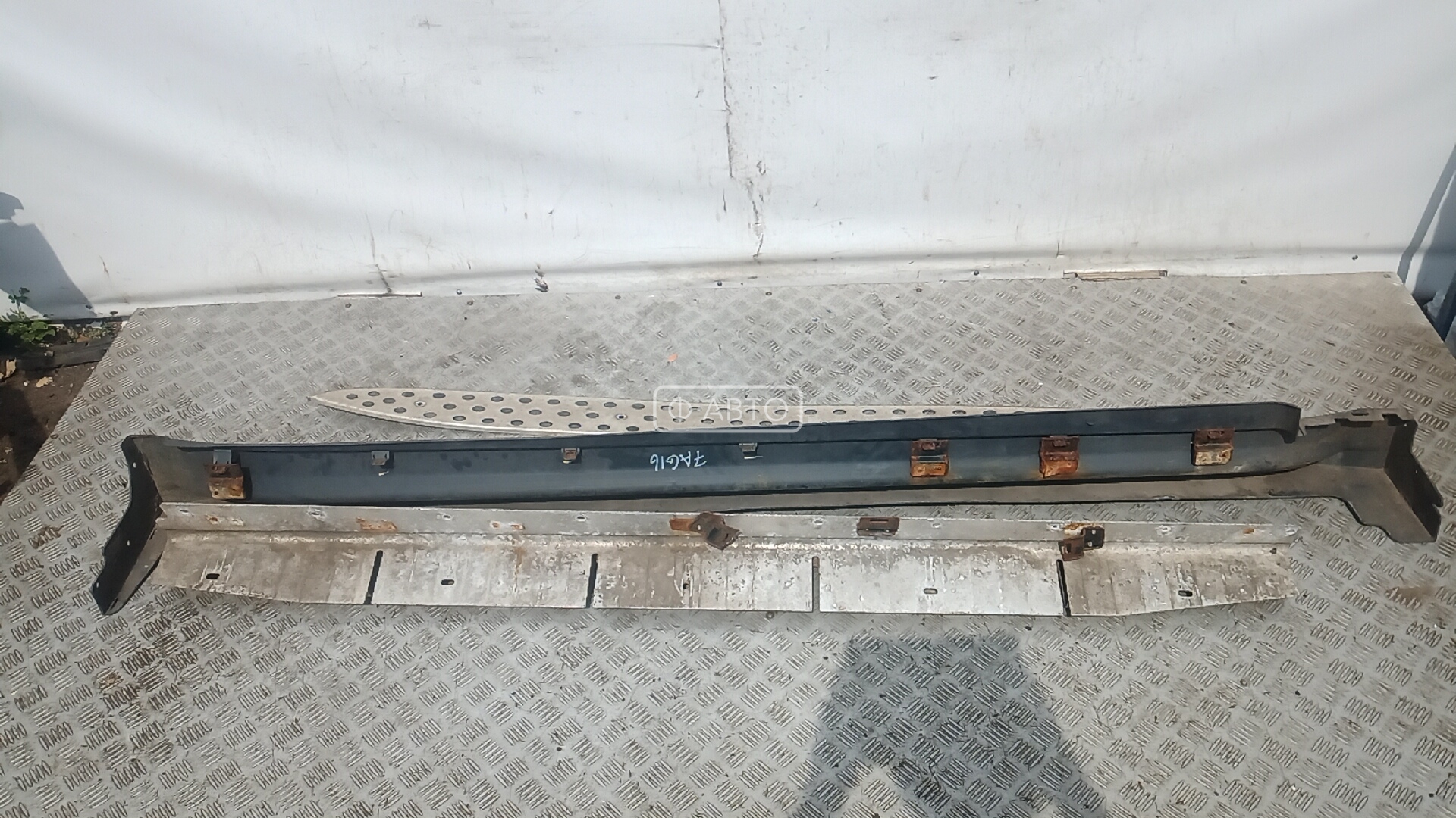 Подножка внешняя декоративная