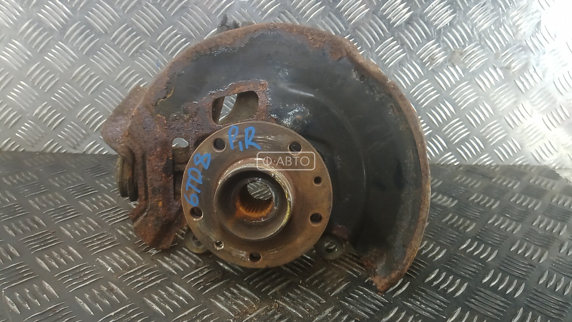 Ступица передняя правая