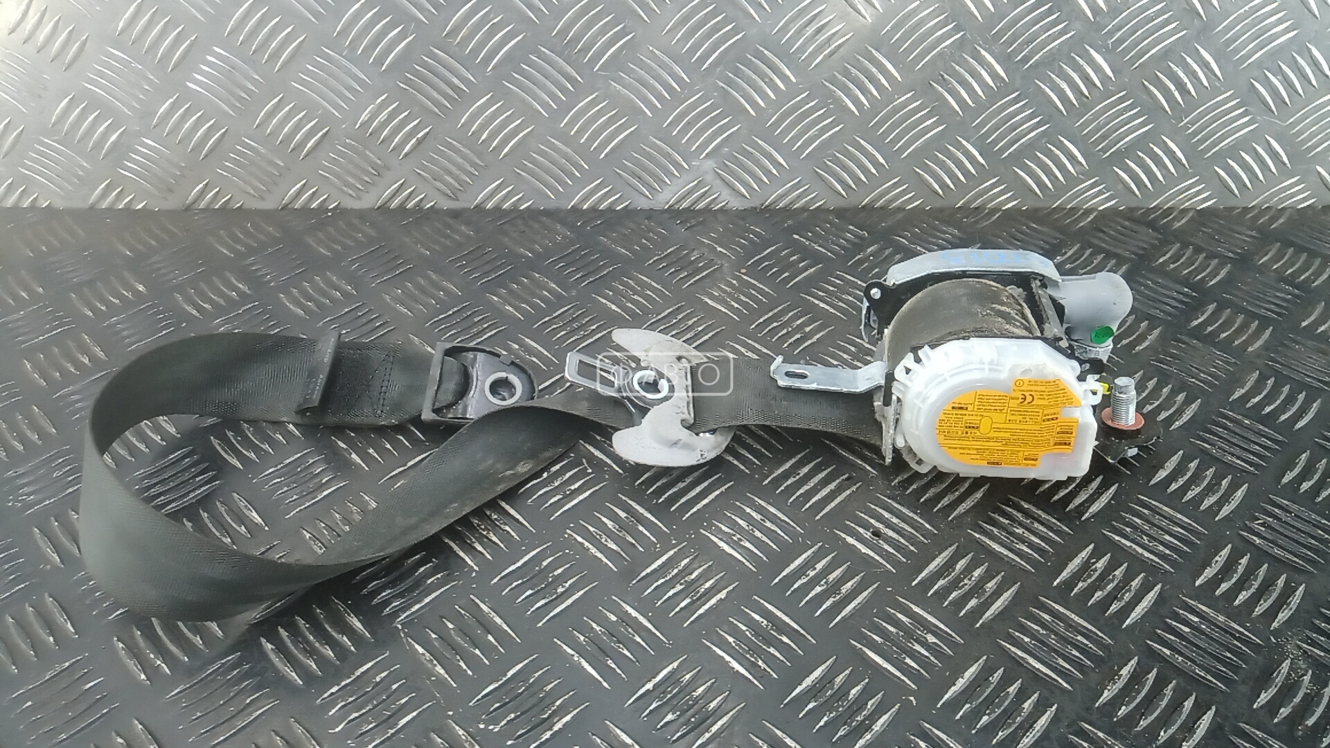 Ремень безопасности с пиропатроном сиденья переднего