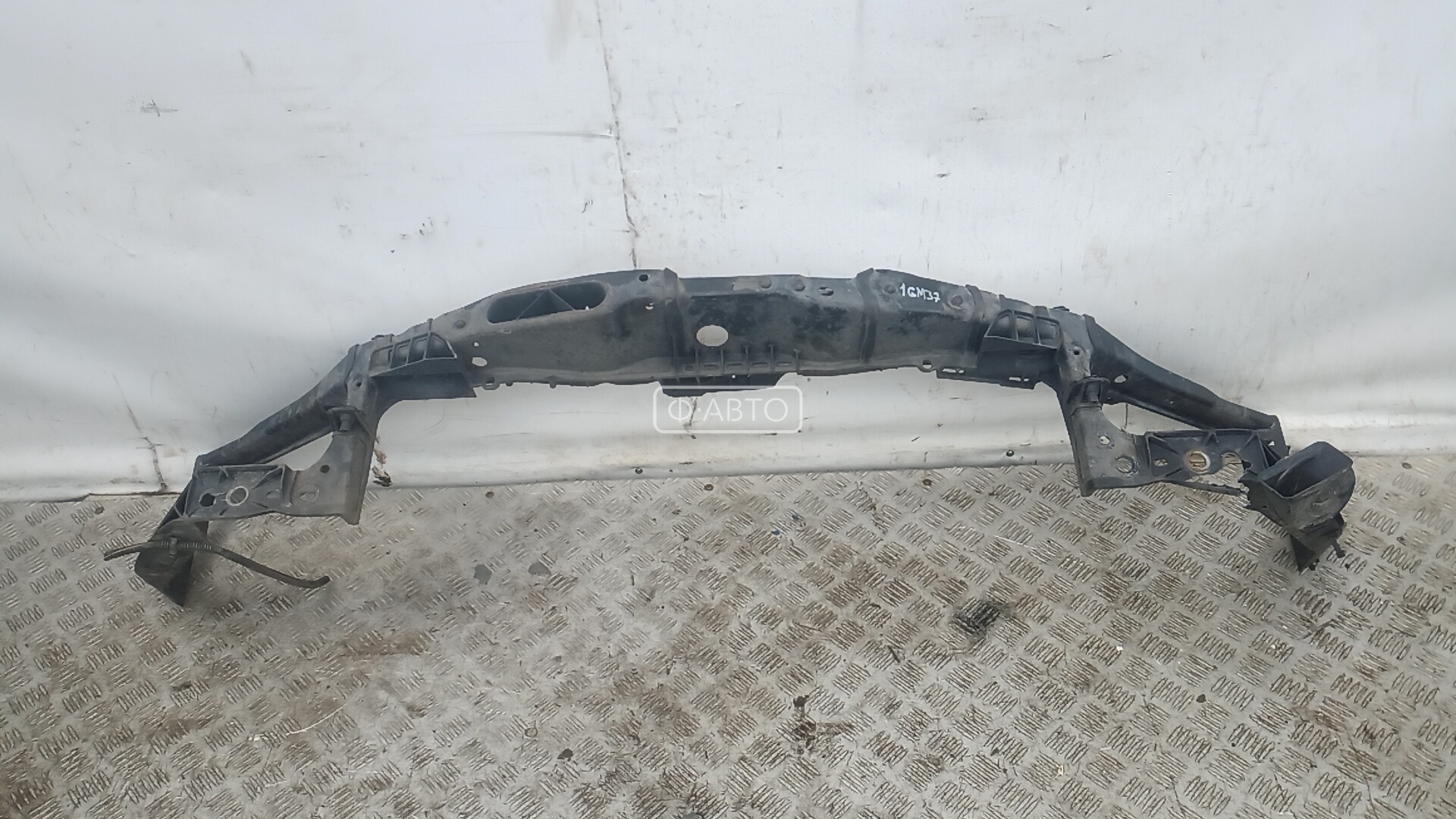 Передняя панель крепления облицовки (телевизор)