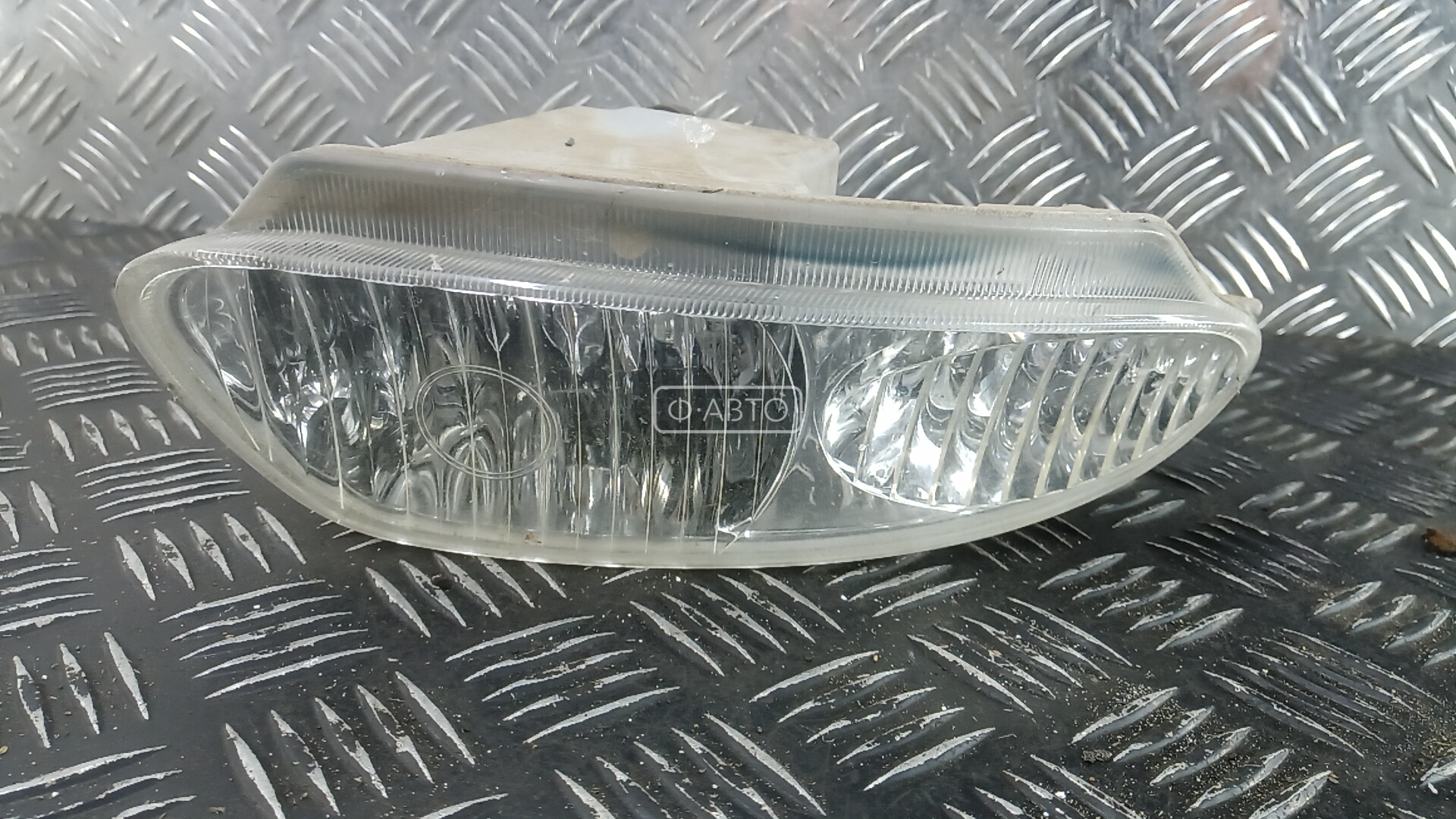 Фара галогенная левая передняя