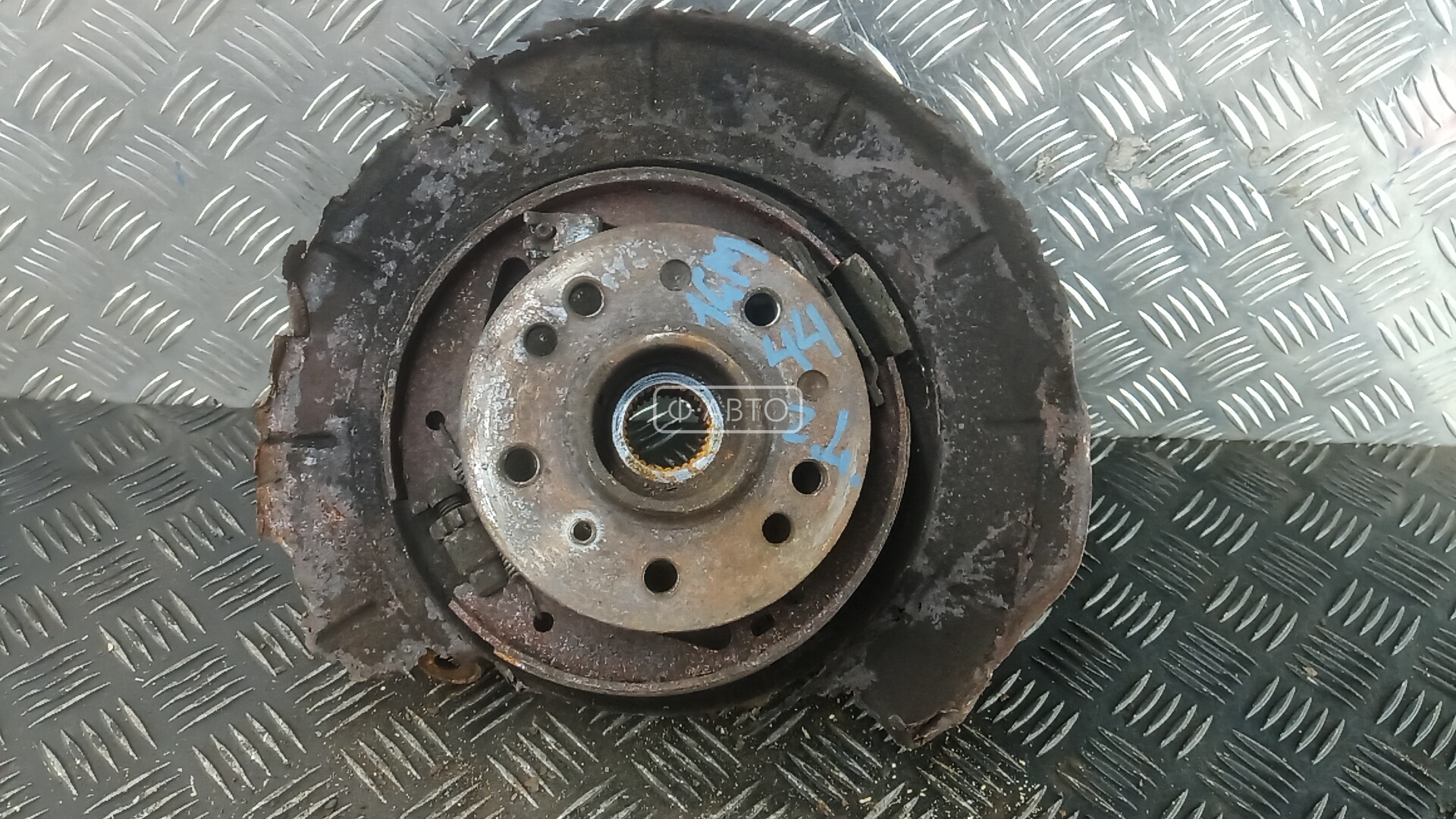 Ступица задняя левая