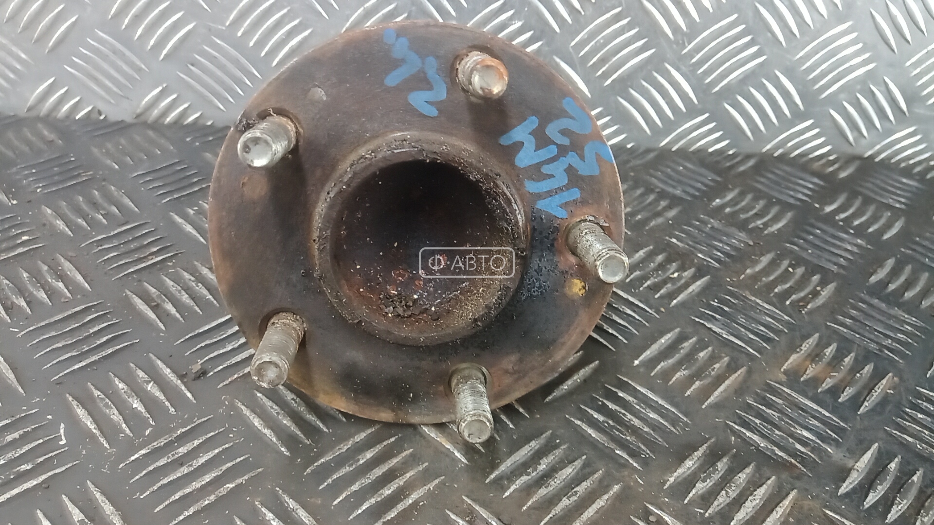 Ступица задняя левая