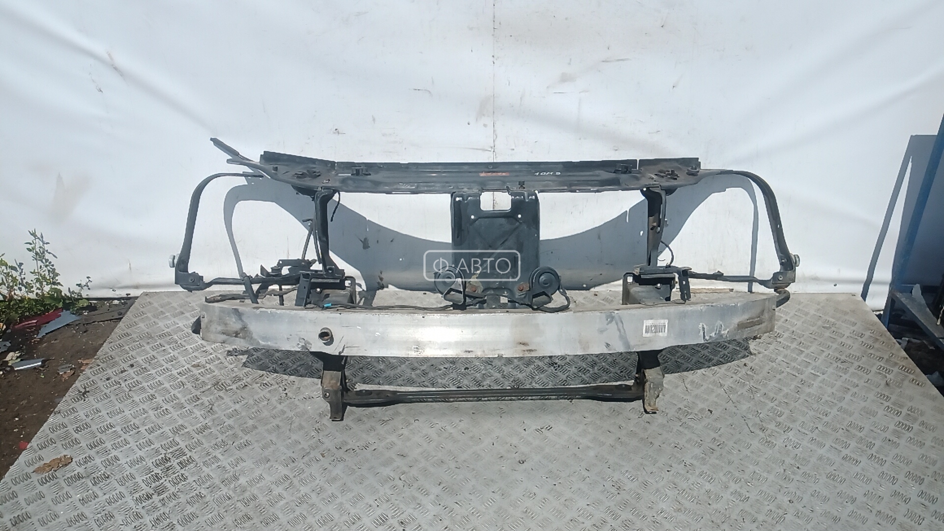 Передняя панель крепления облицовки (телевизор)