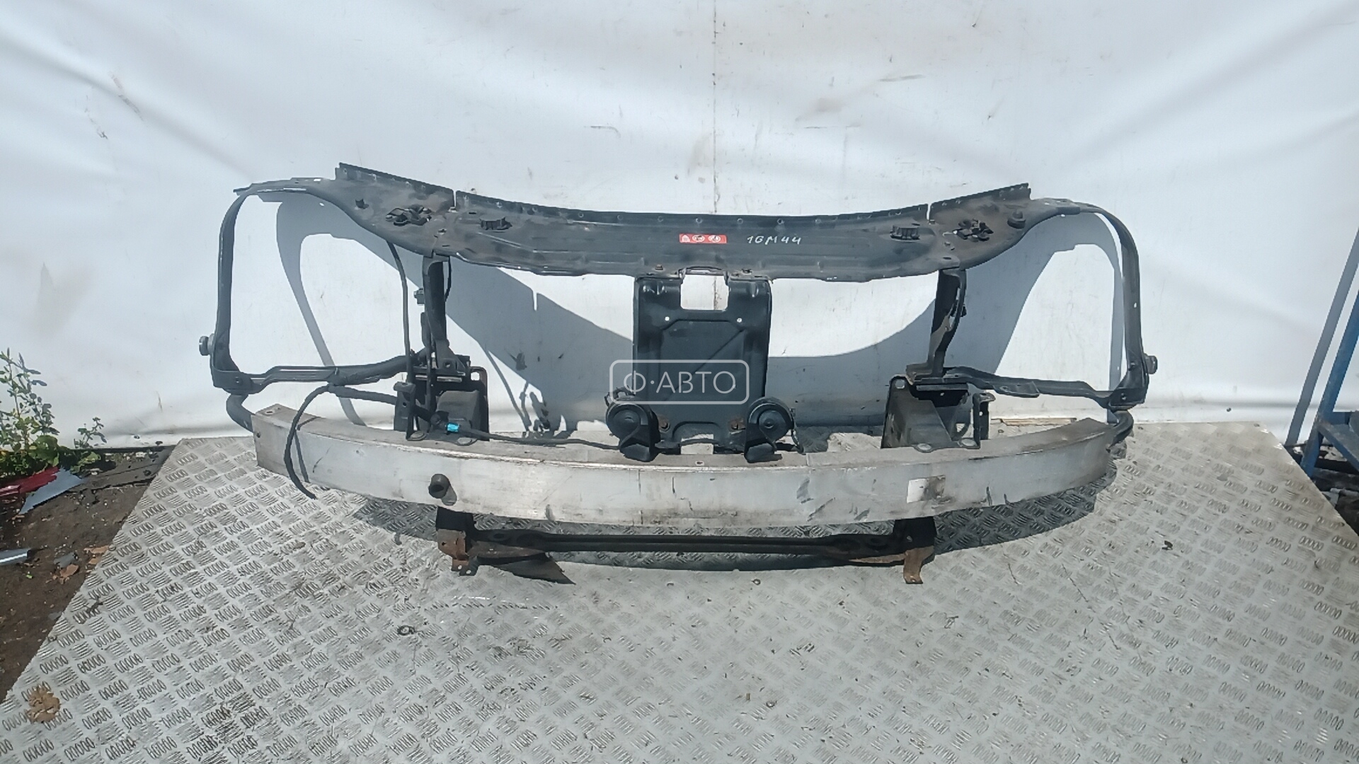 Передняя панель крепления облицовки (телевизор)