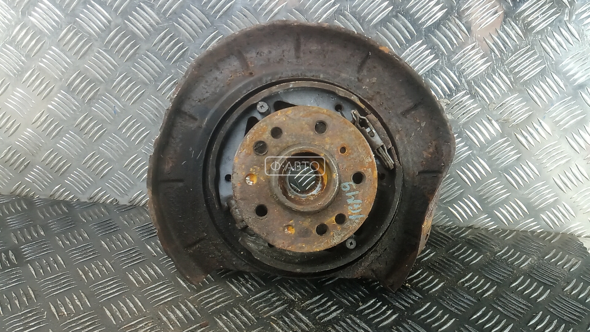 Ступица задняя левая