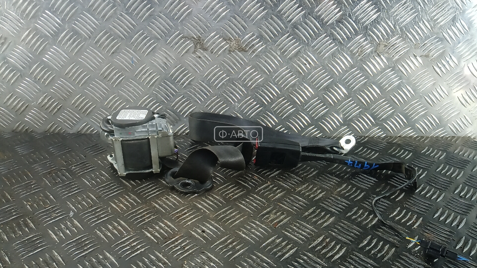 Ремень безопасности с пиропатроном сиденья переднего