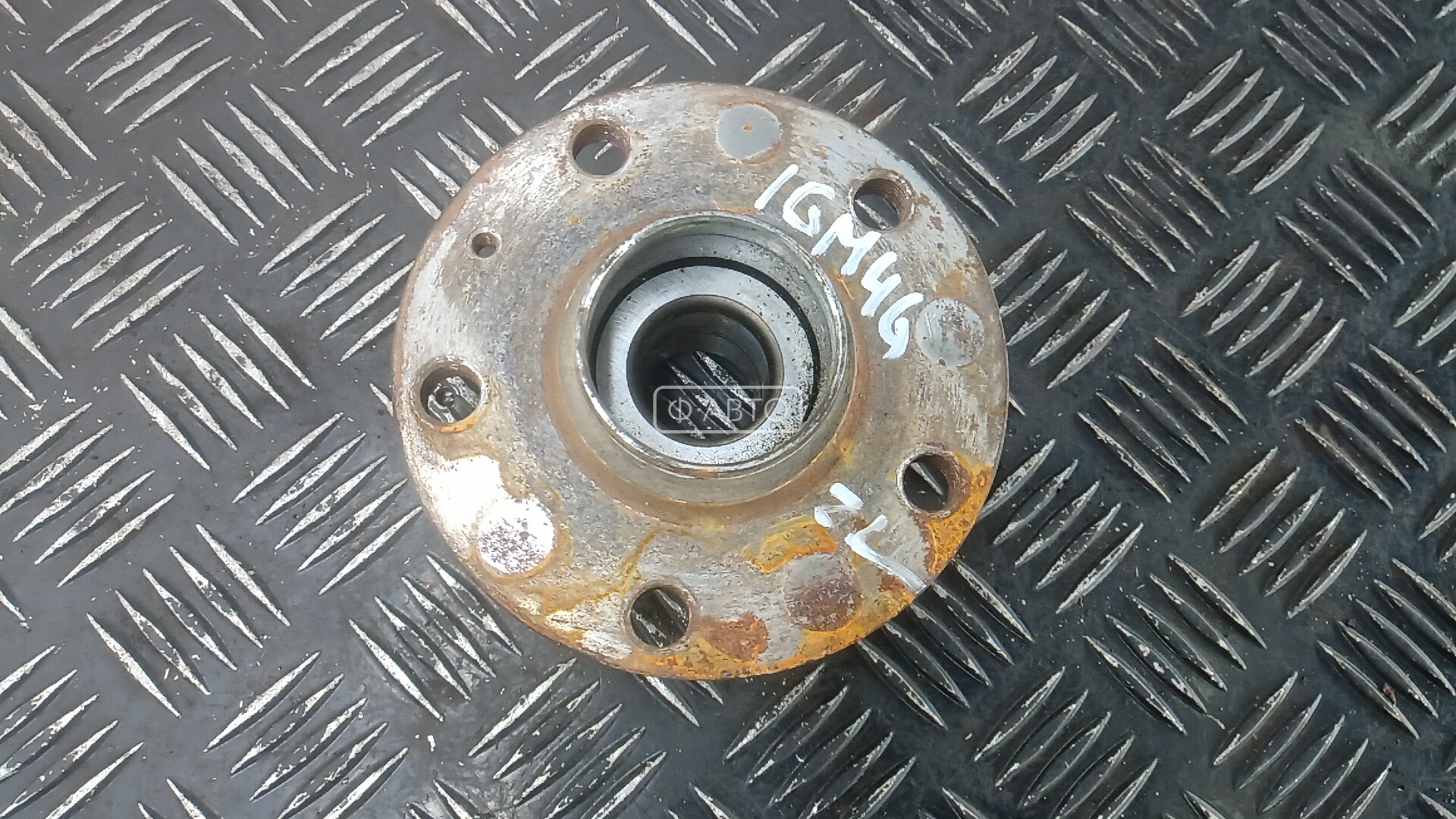 Ступица задняя левая