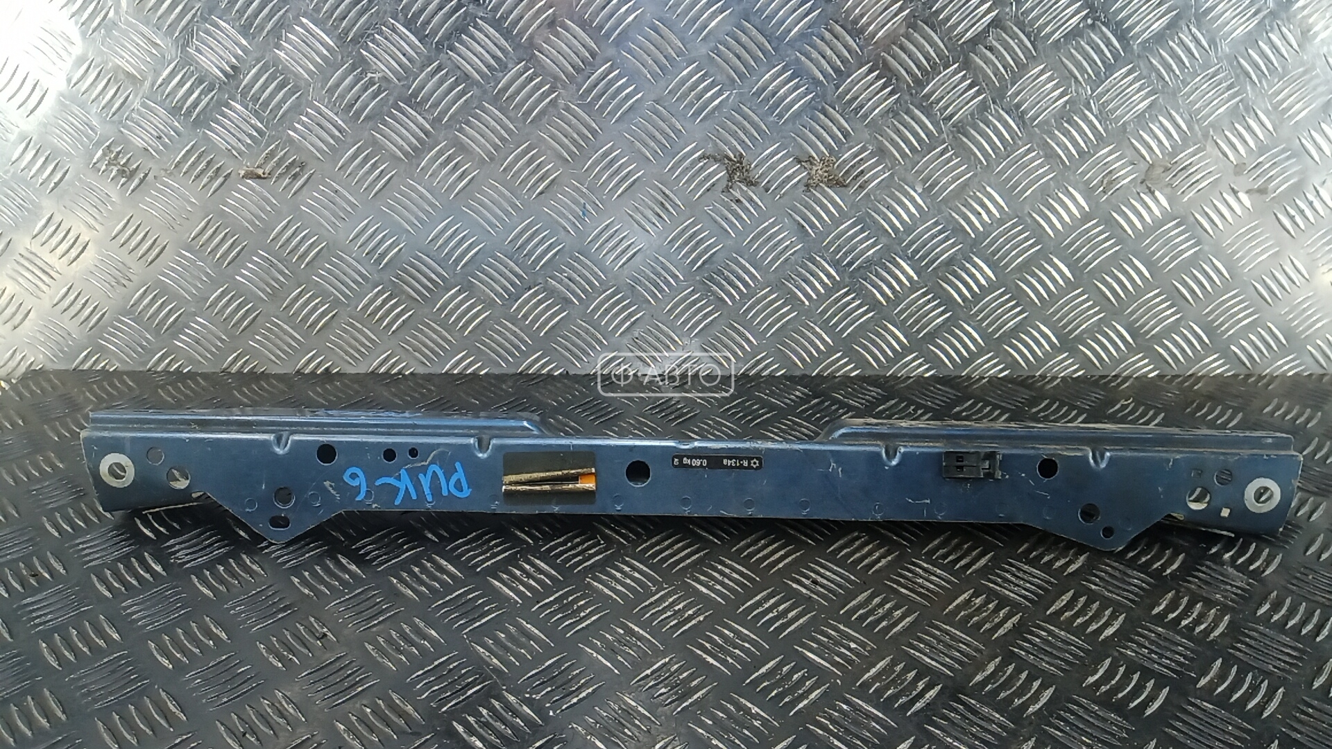 Рамка капота