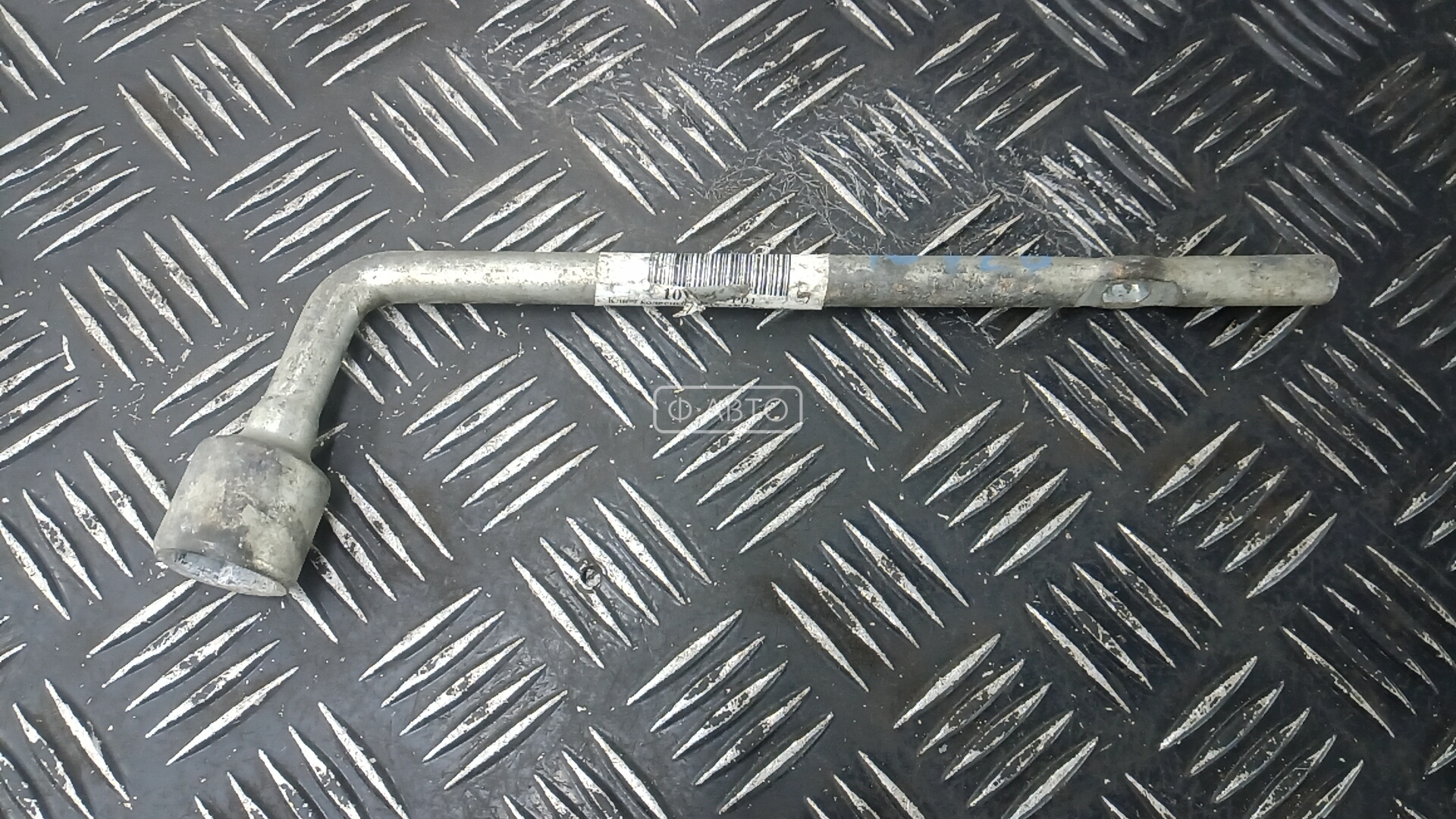 Ключ колесный