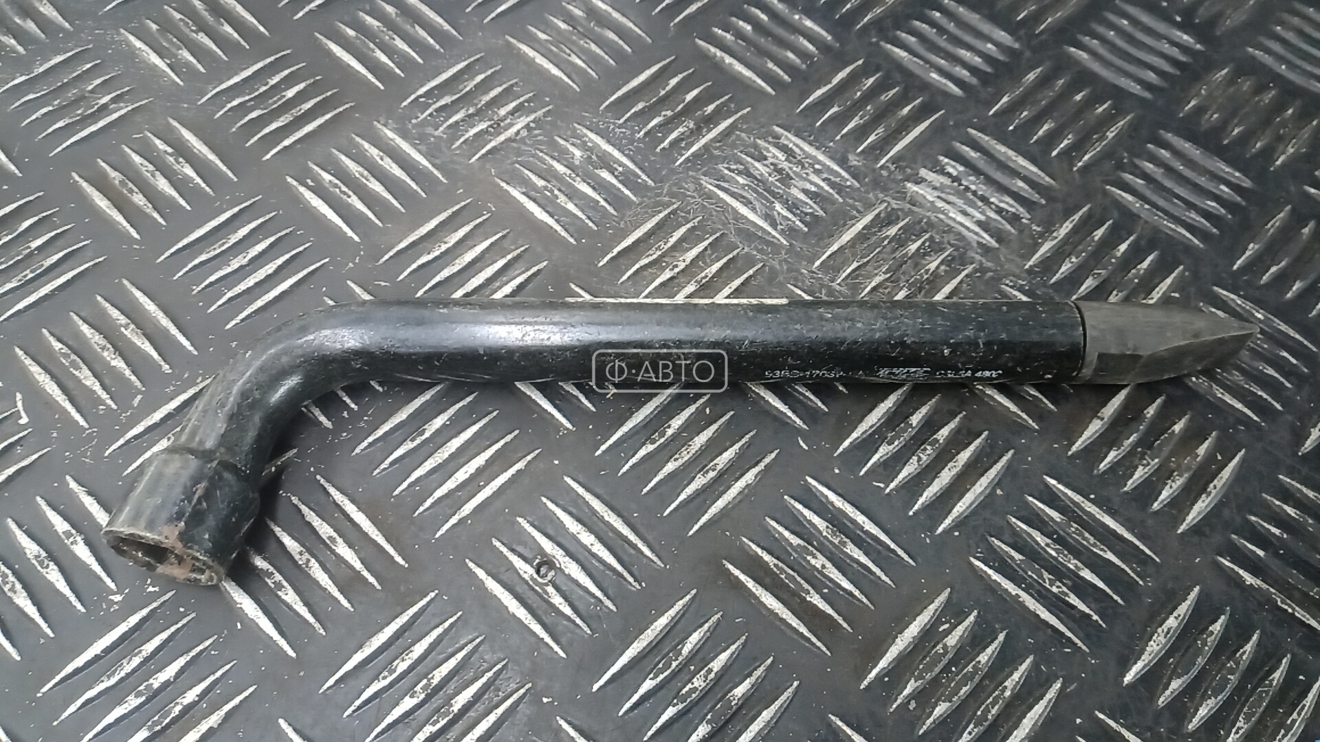 Ключ колесный