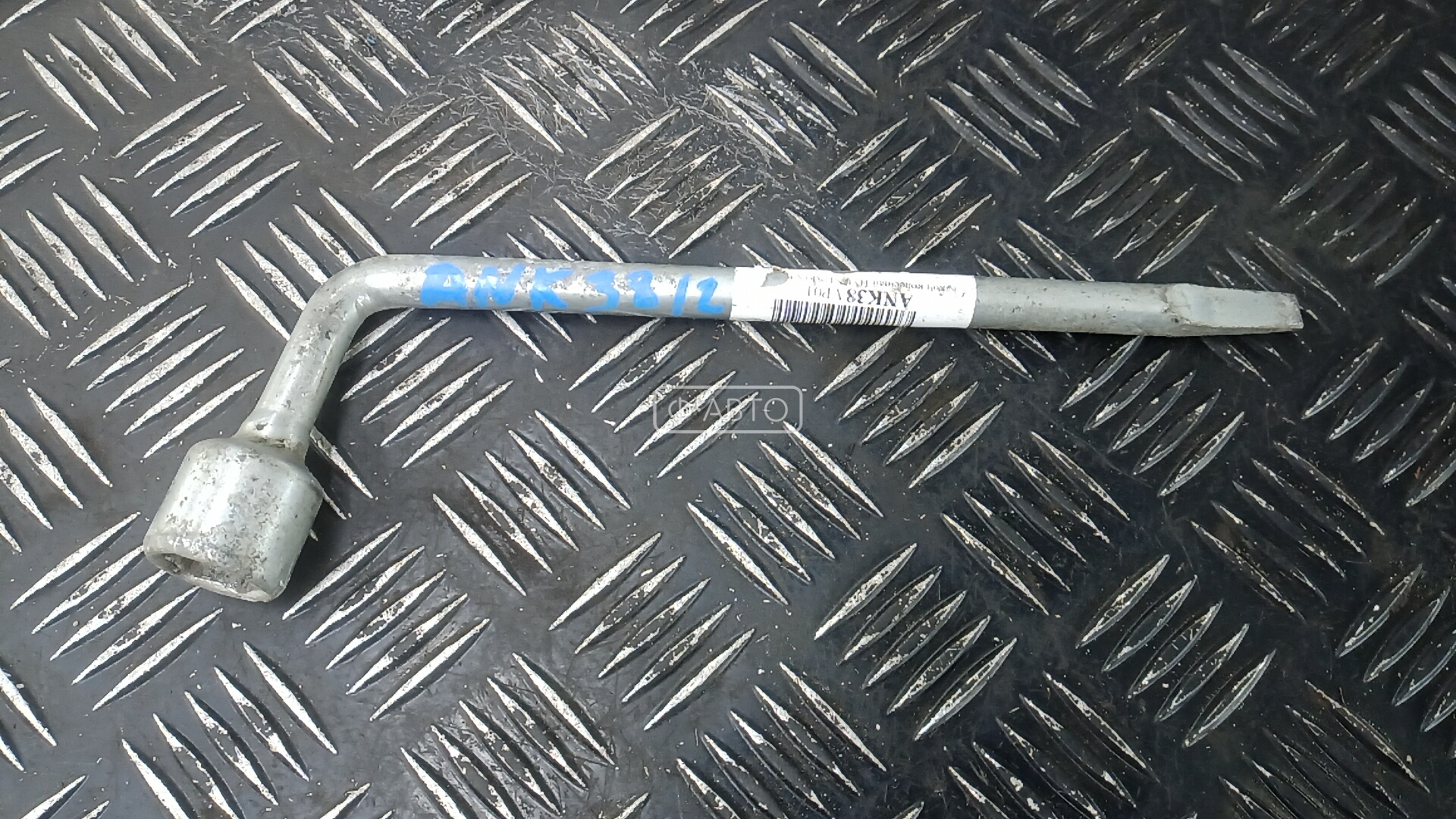 Ключ колесный