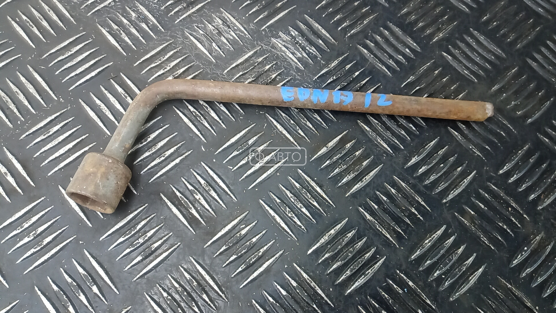 Ключ колесный