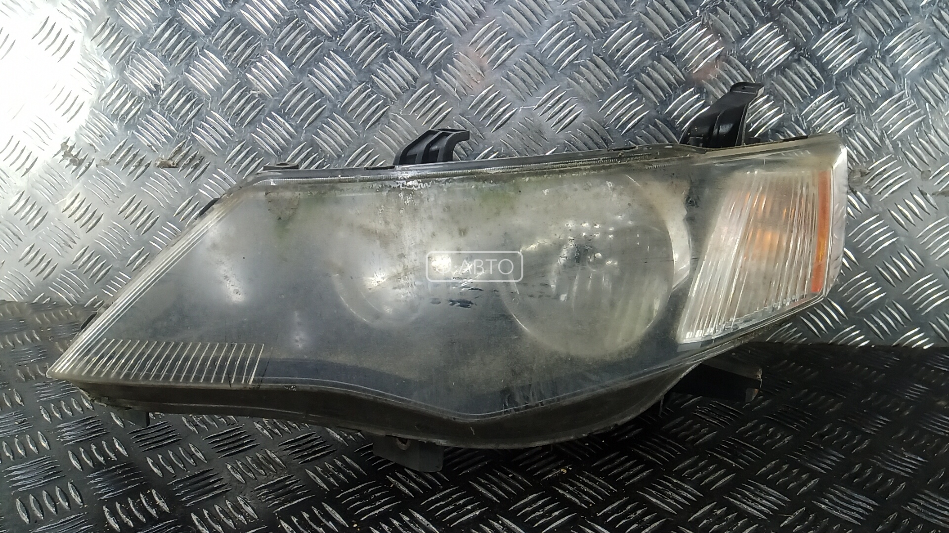 Фара левая