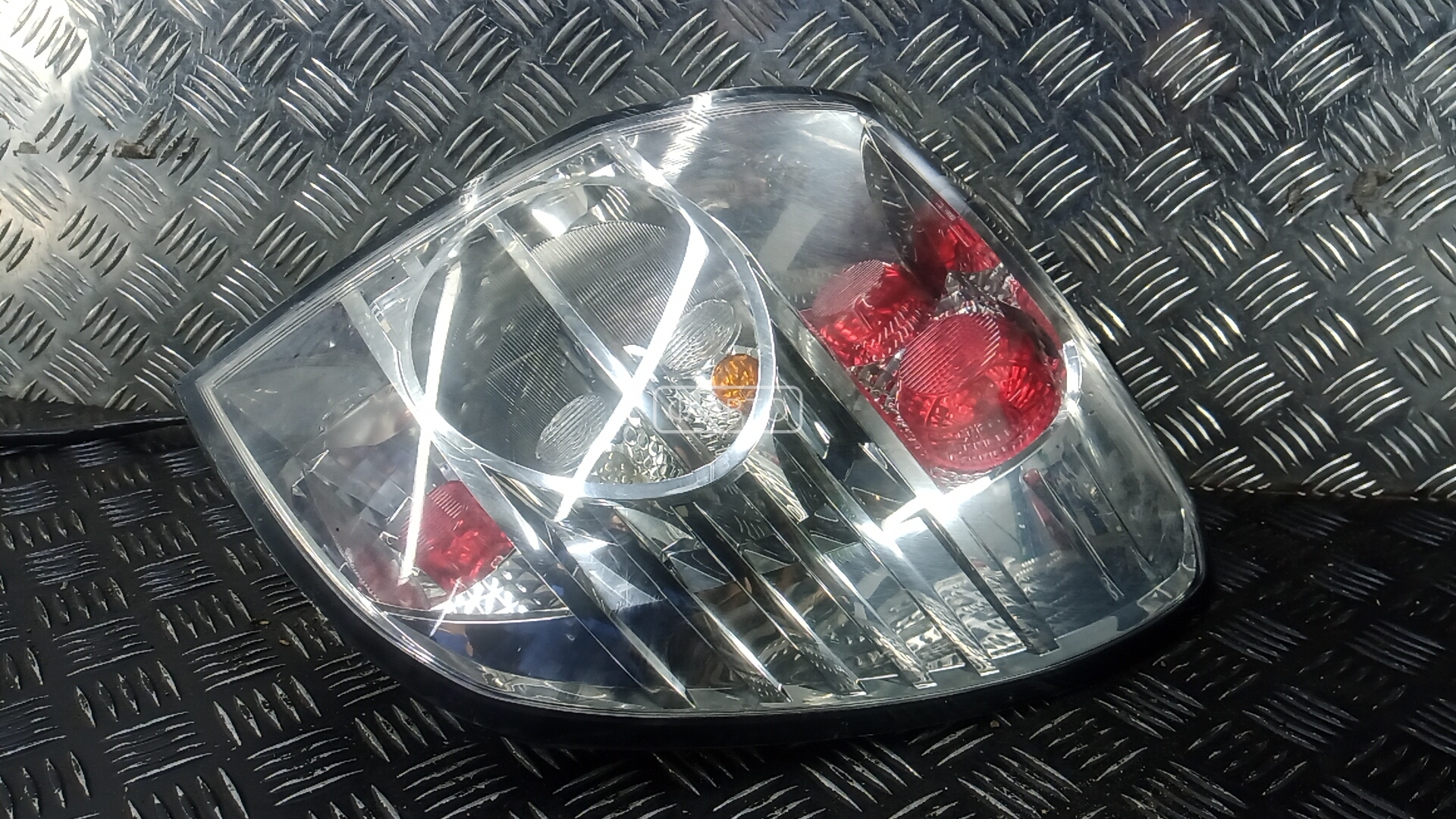 Фонарь задний правый