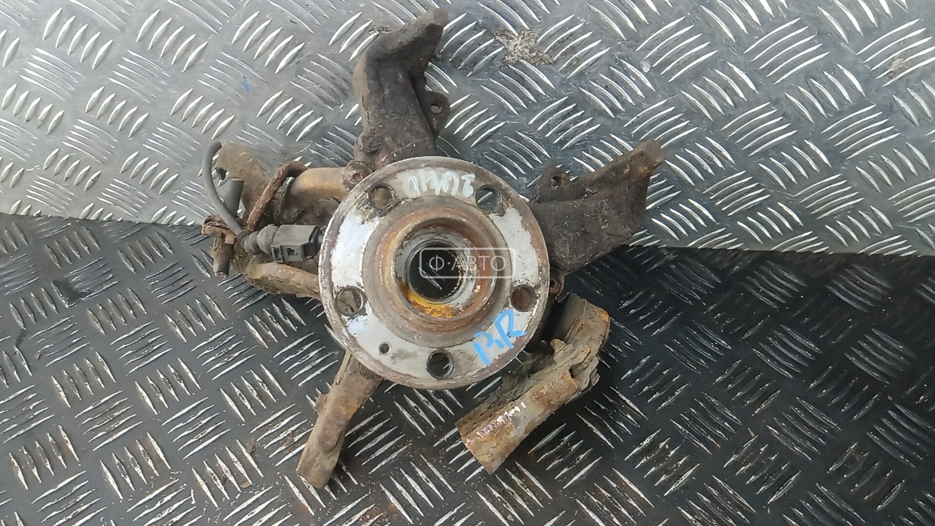 Ступица передняя правая
