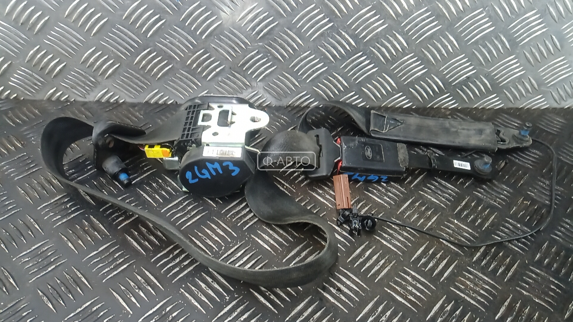 Ремень безопасности с пиропатроном сиденья переднего