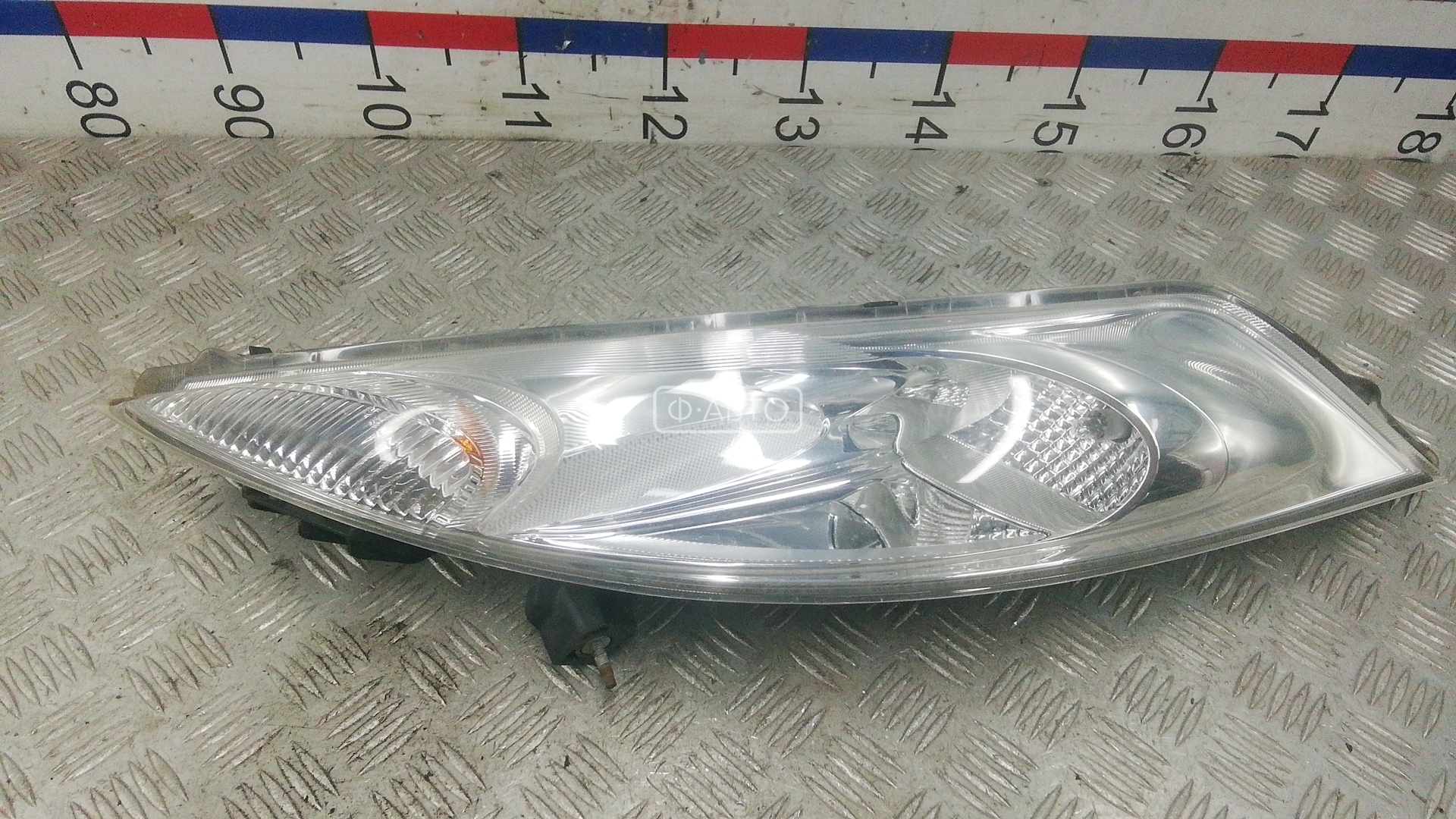 Фара левая
