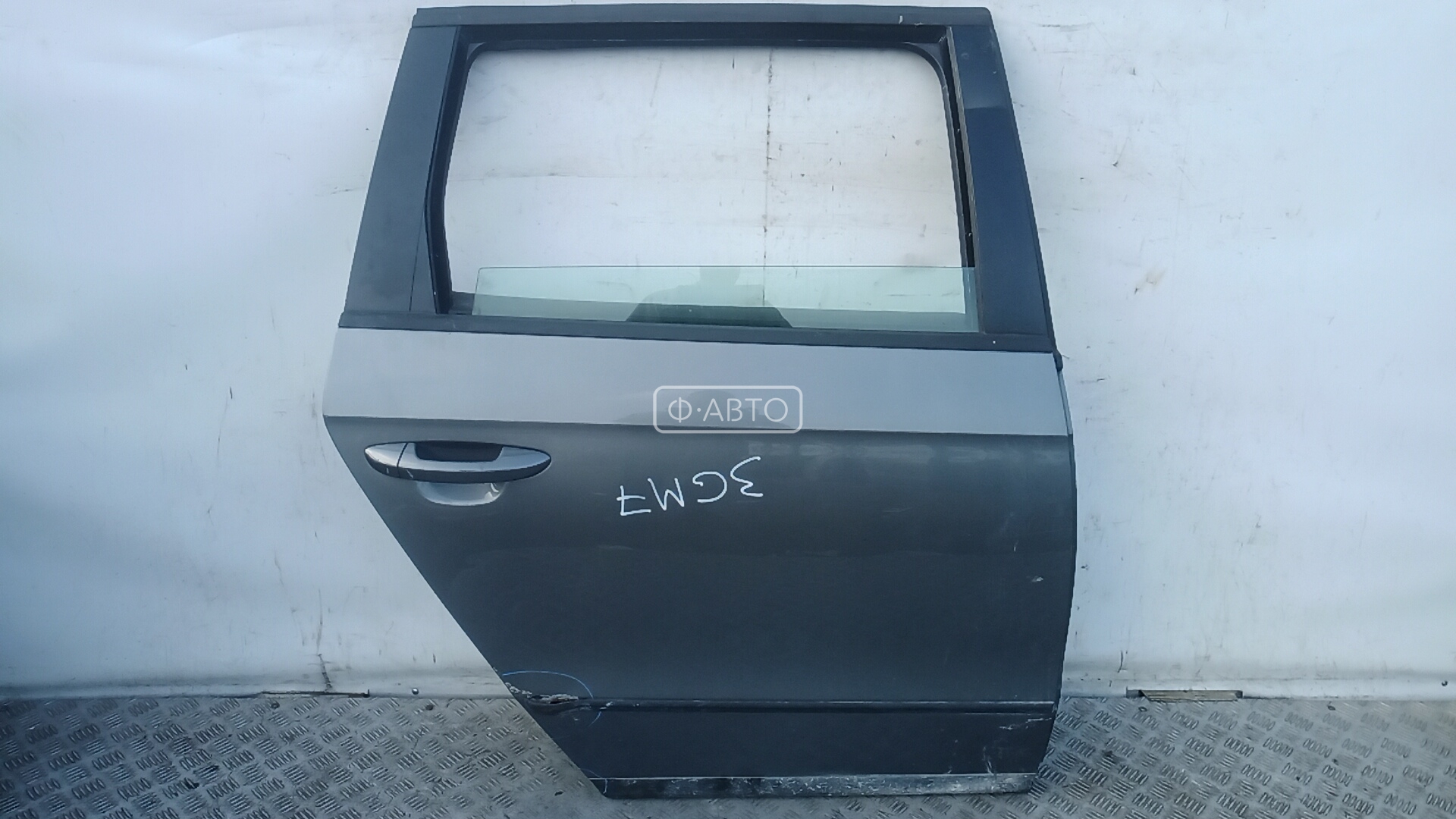 Дверь задняя правая