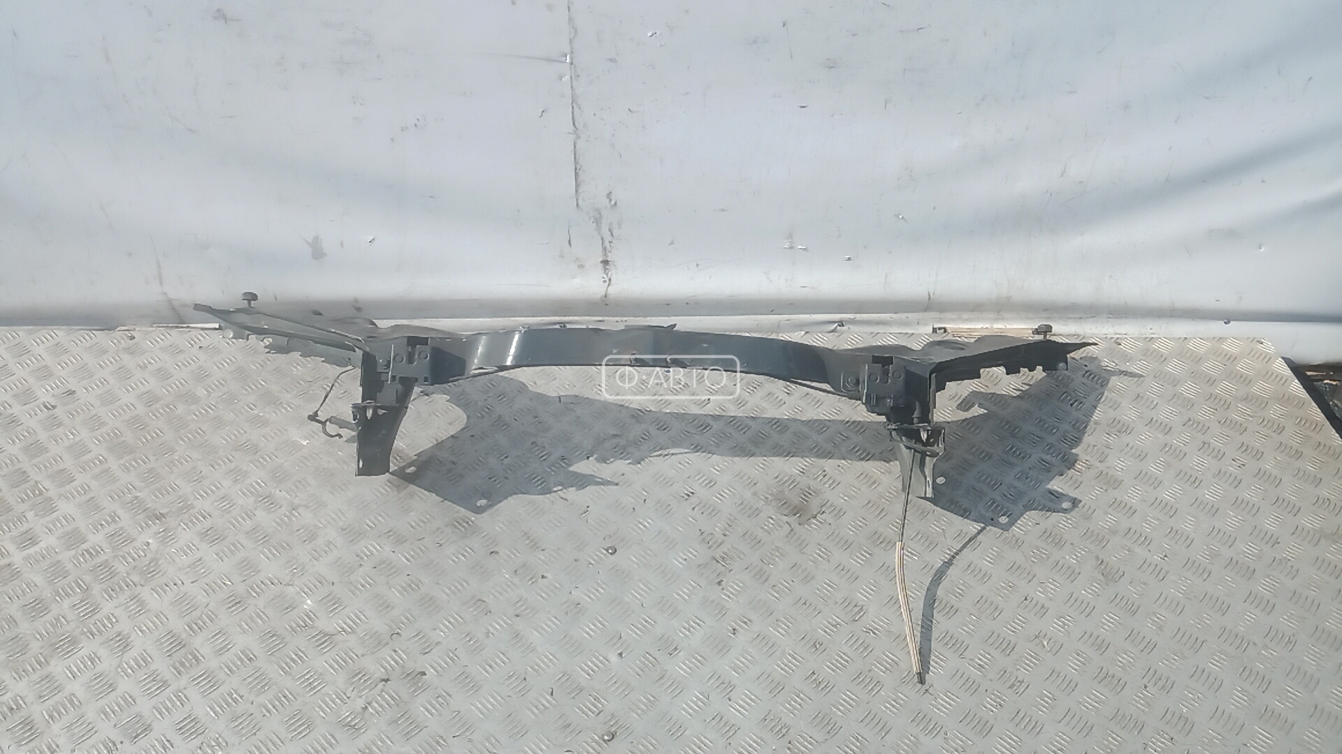 Передняя панель крепления облицовки (телевизор)