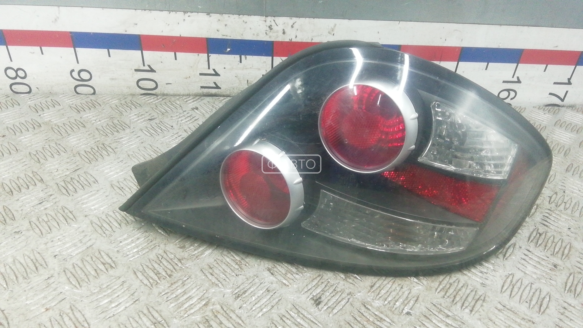 Фонарь задний правый