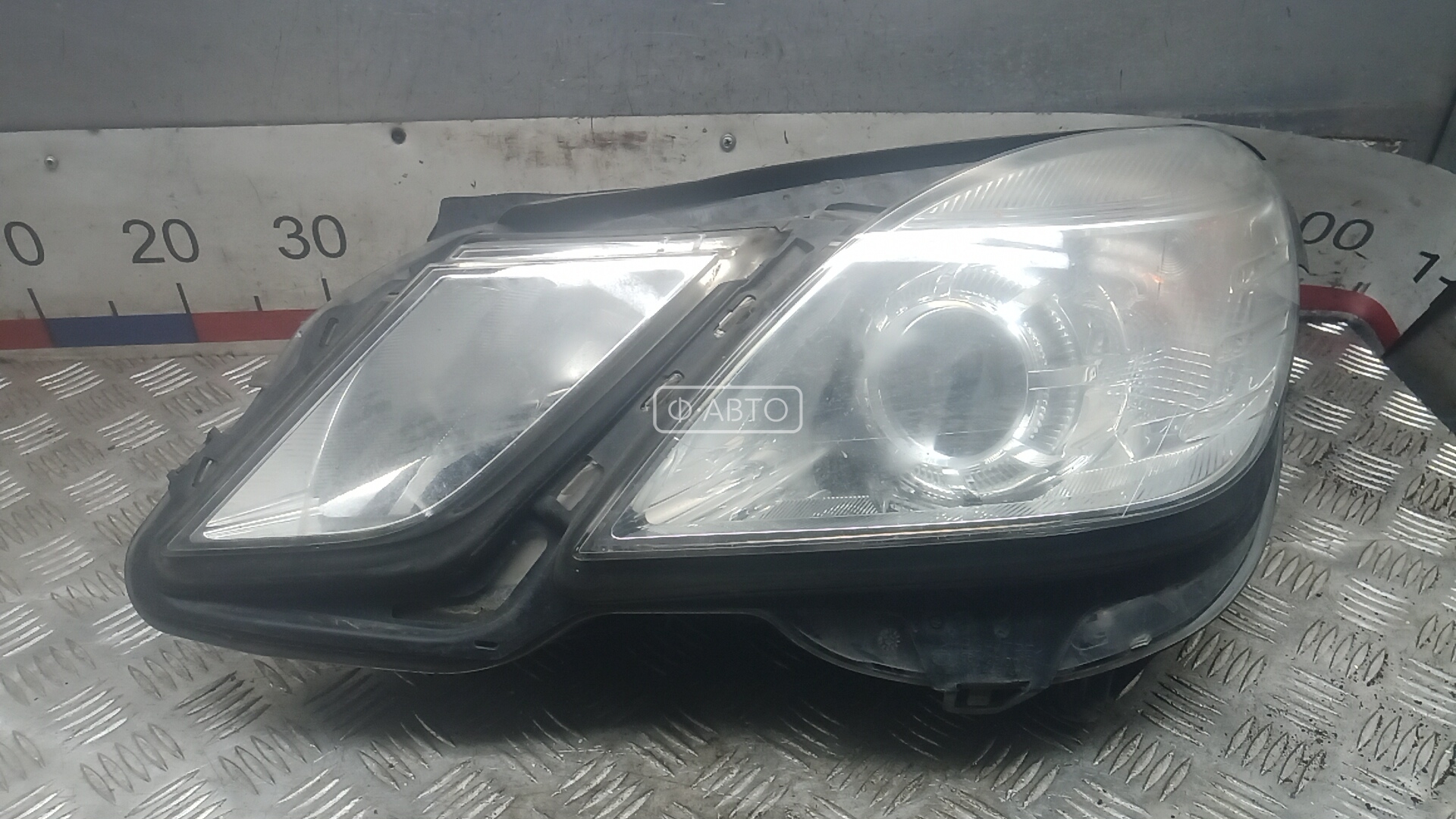 Фара левая