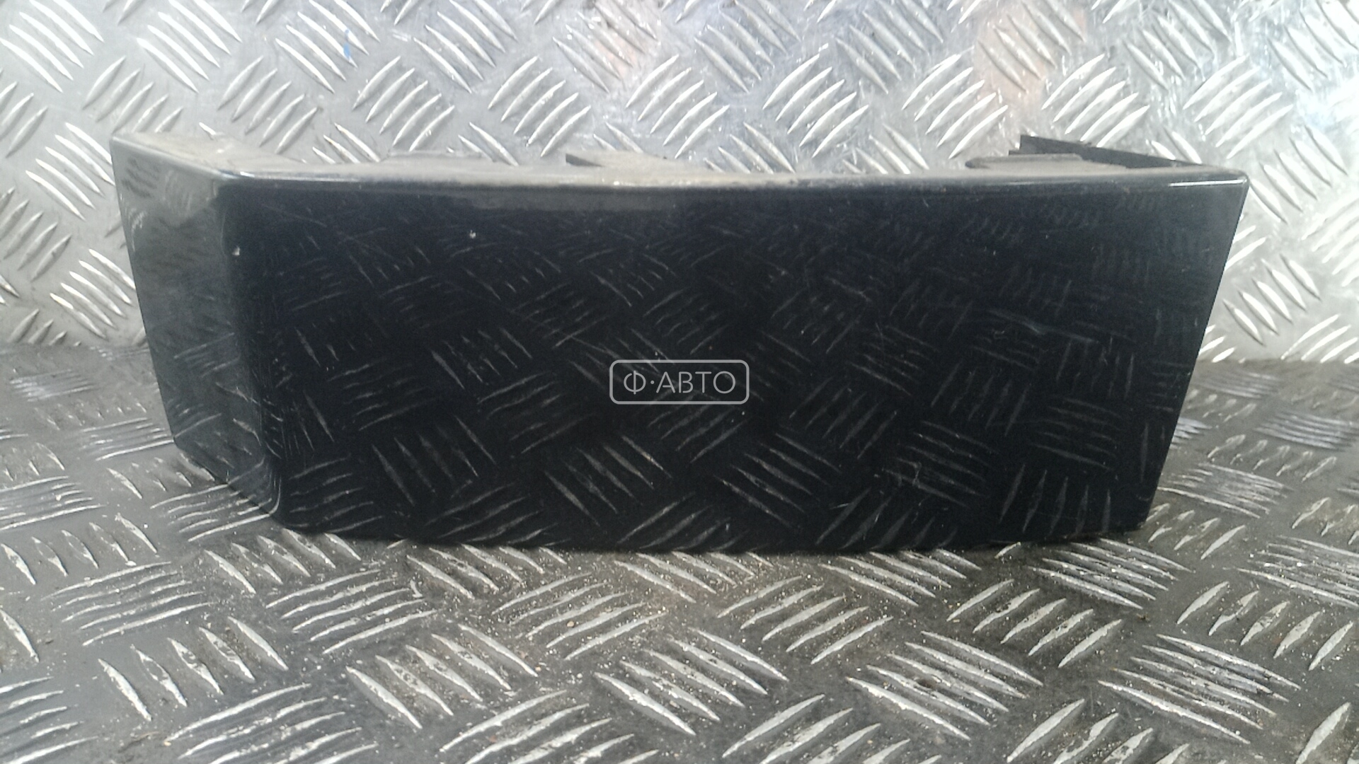 Ус под фонарь левый