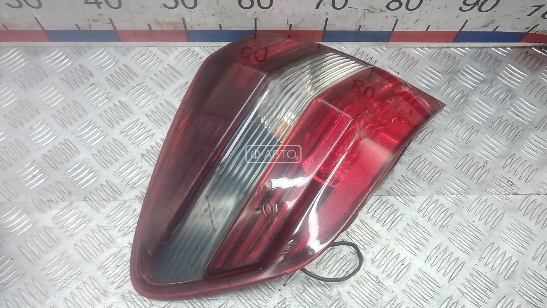 Фонарь задний левый