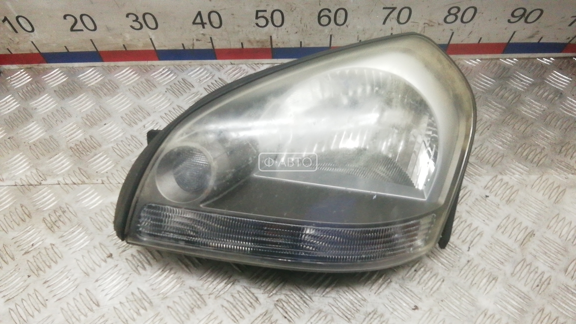Фара левая