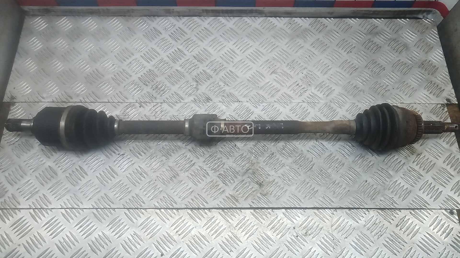 Привод передний правый