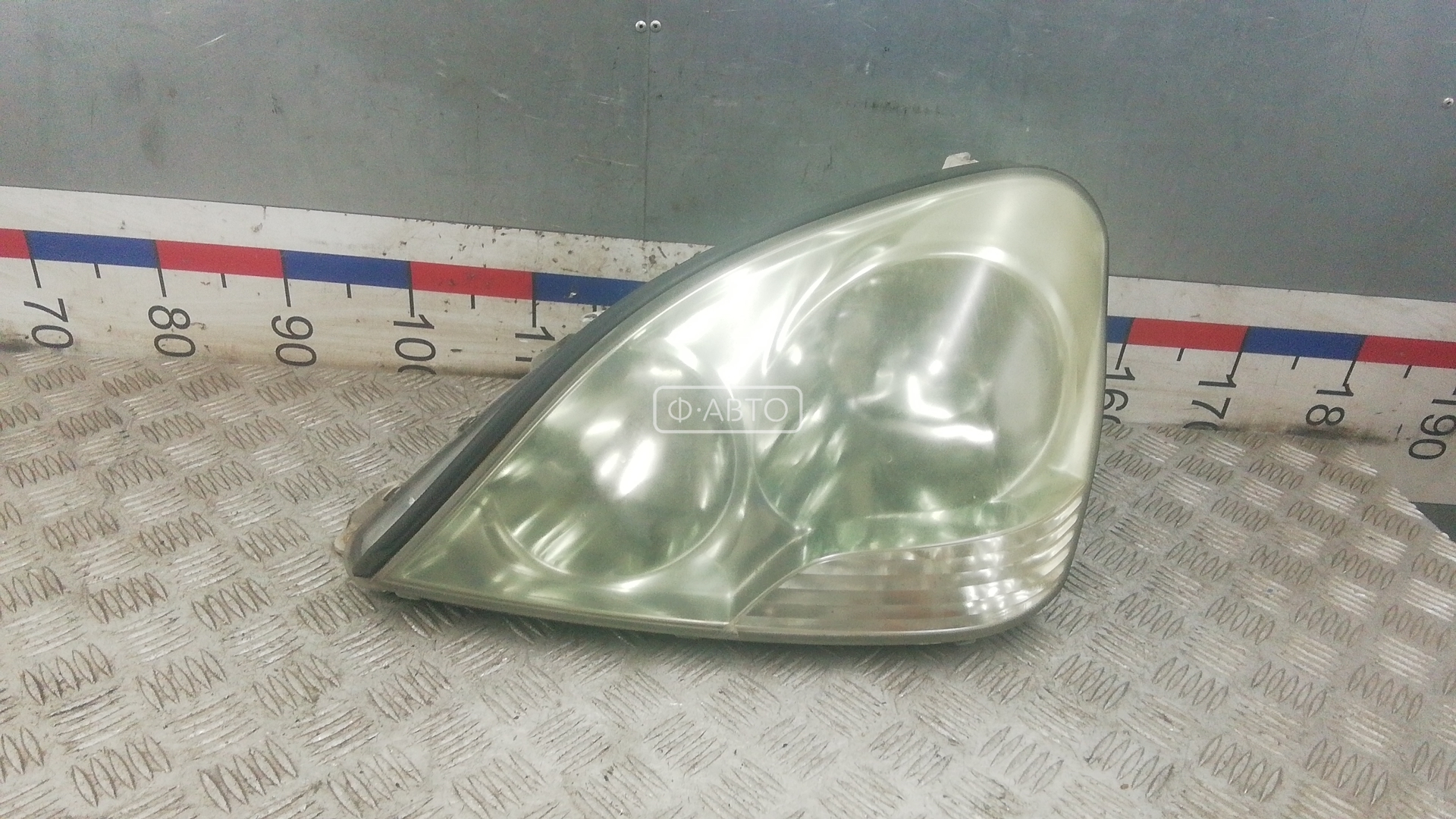 Фара левая
